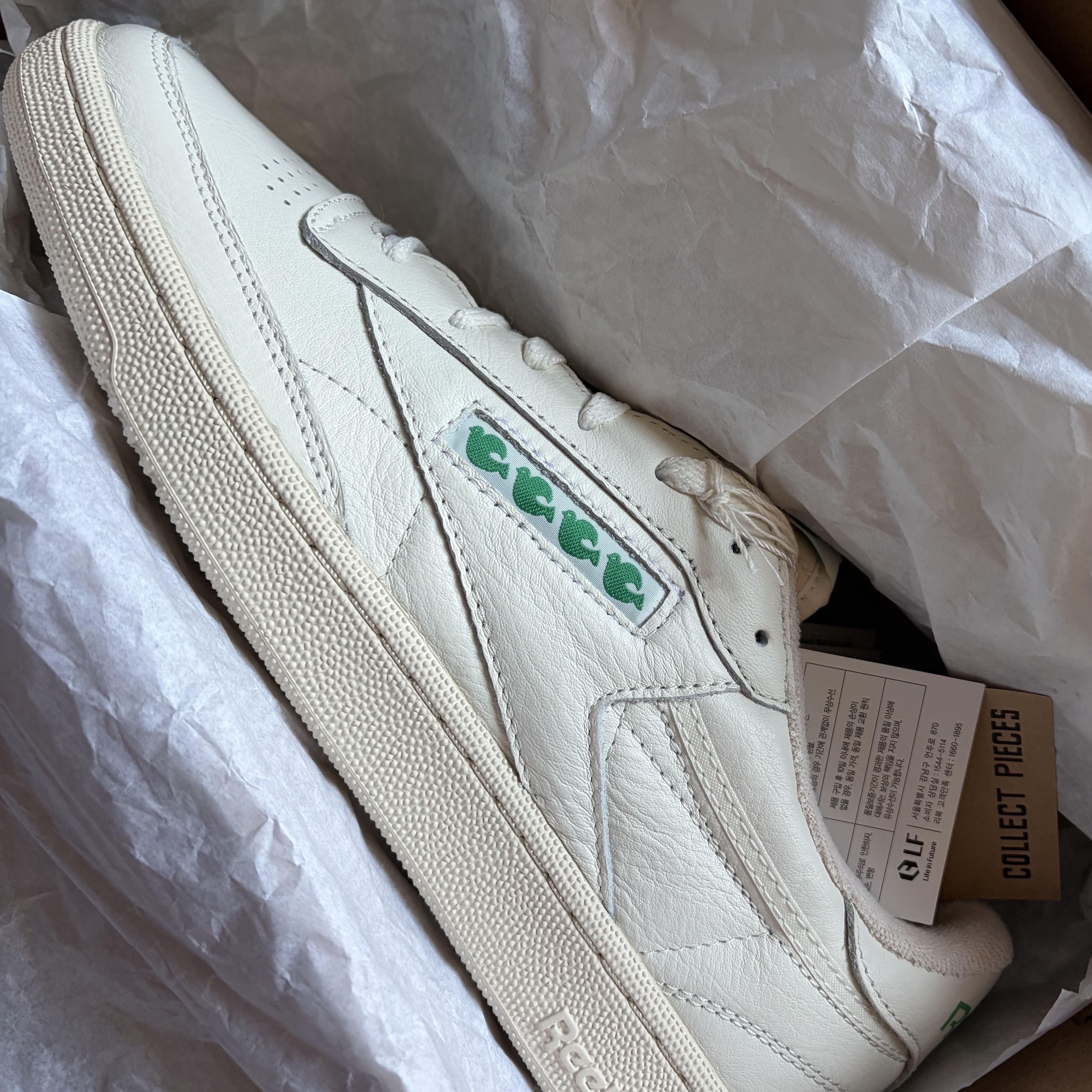 Reebok x Collect Pieces Club C 85 Vintage Cream 착용 스타일