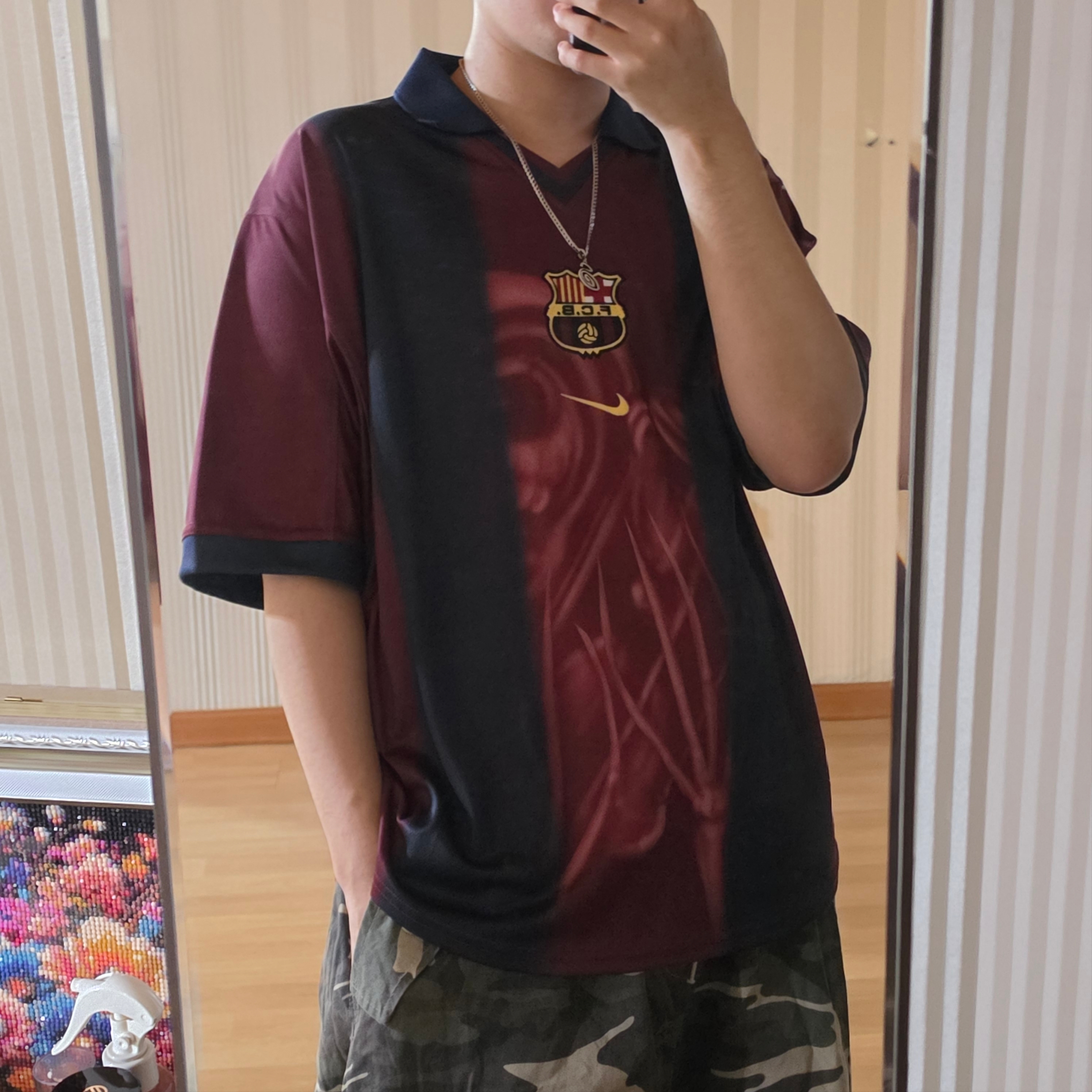 Nike FC Barcelona x Travis Scott Retro 2000/01 Home Skeleton Jersey Multicolor (Non Marking Ver.), Stussy Swirly S Chain Sterling Silver 착용 스타일