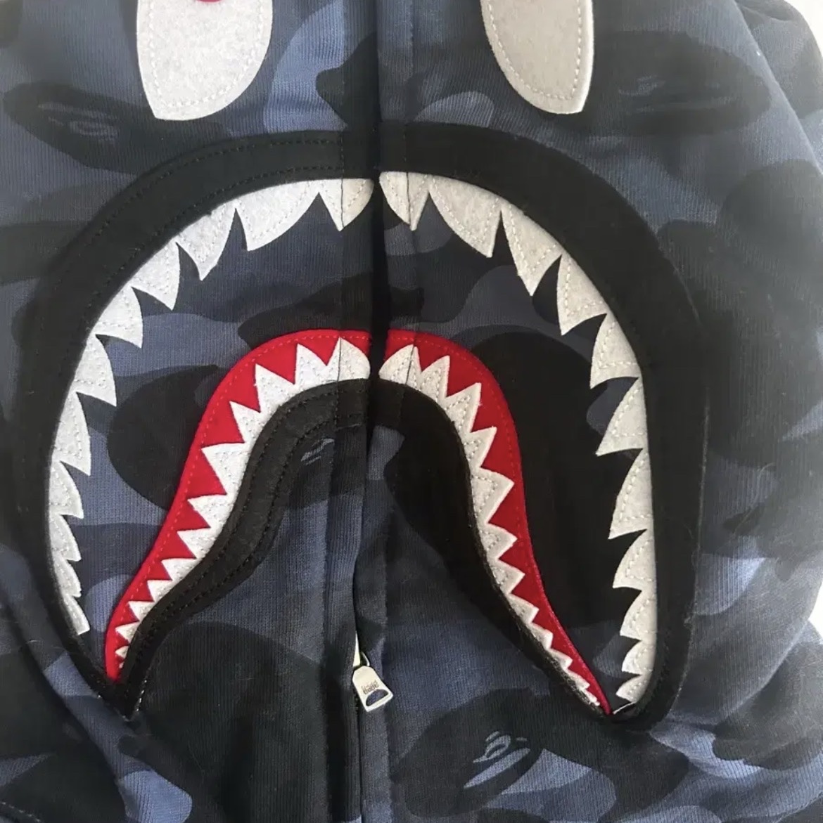 BAPE Color Camo Shark Full Zip Hoodie Navy 착용 스타일 - 2