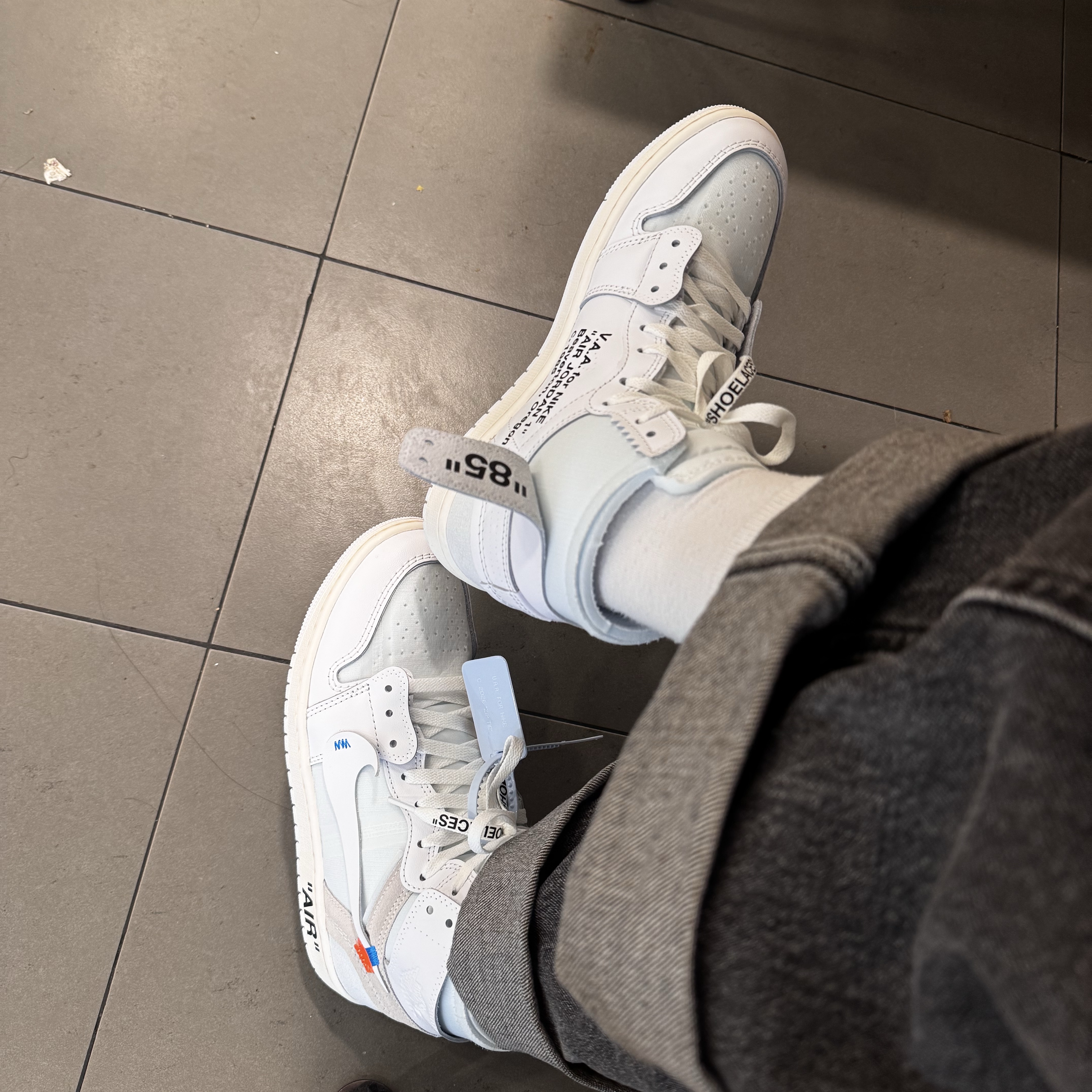 Jordan 1 x Virgil Abloh Archive Retro High Alaska White 착용 스타일
