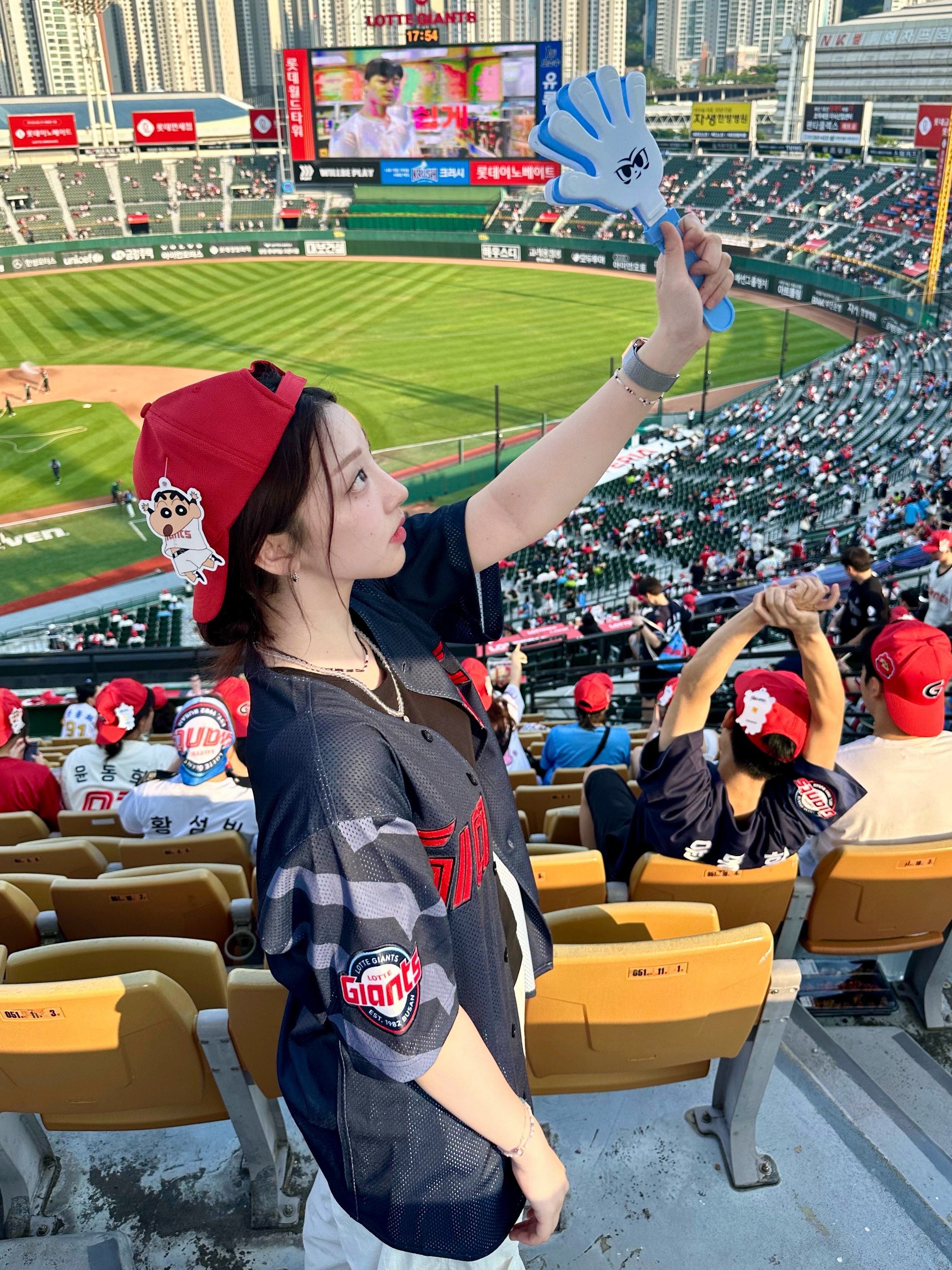 Lotte Giants Away Replica Uniform Multi (Non Marking Ver.), Pokemon x Lotte Giants Pikachu Jjakjjaki Yellow Black 착용 스타일