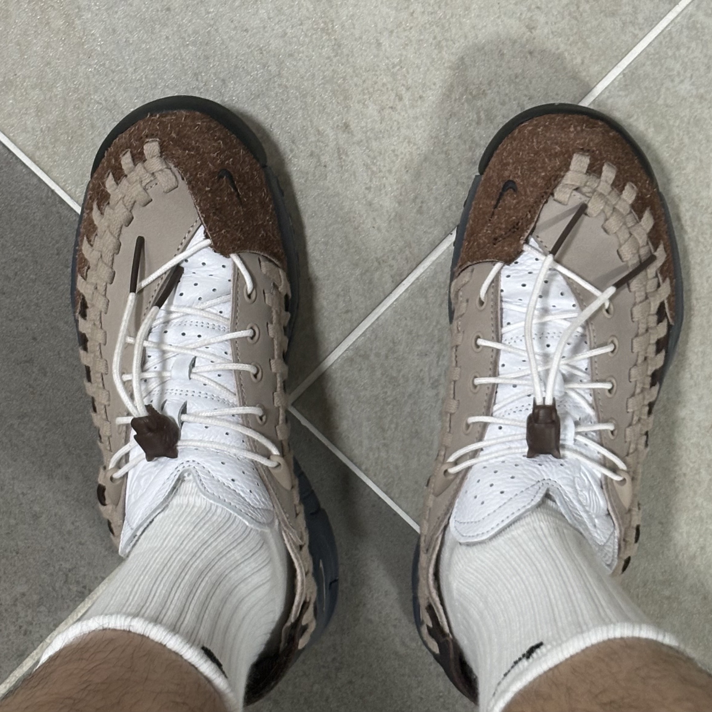 Nike x Soulgoods Homescape Woven Dark Field Brown and Medium Orewood Brown 착용 스타일