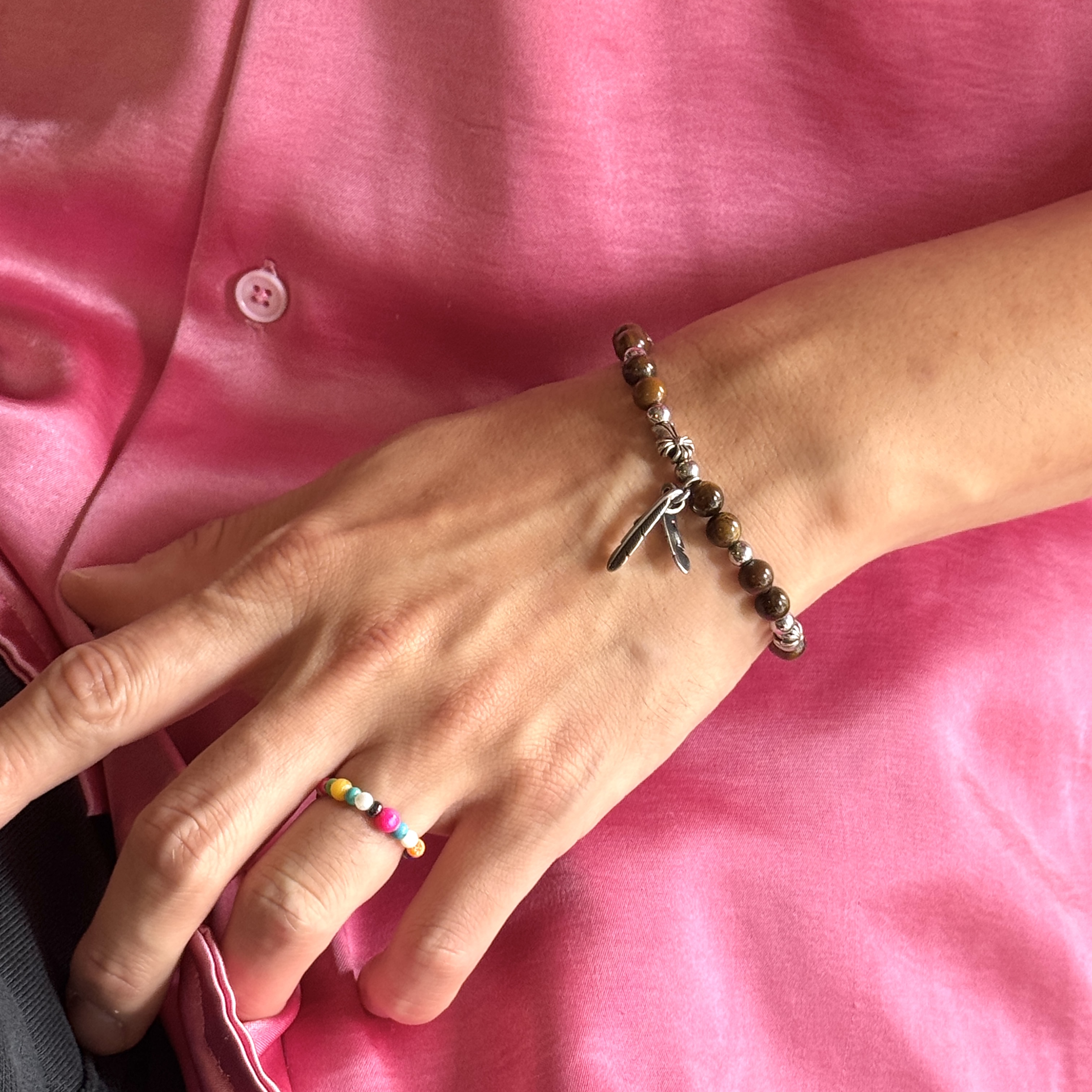 [KREAM 단독] December Ten Tigereyes Beads Bracelet 착용 스타일