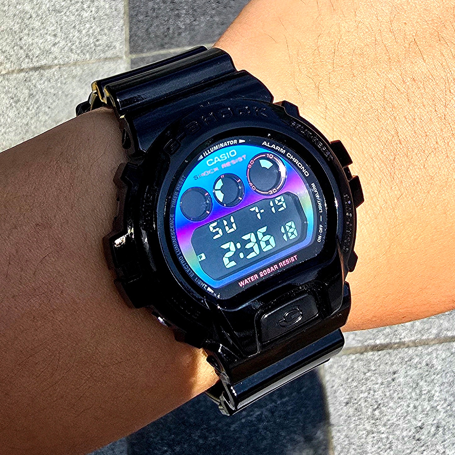 Casio G-Shock DW-6900RGB-1 착용 스타일