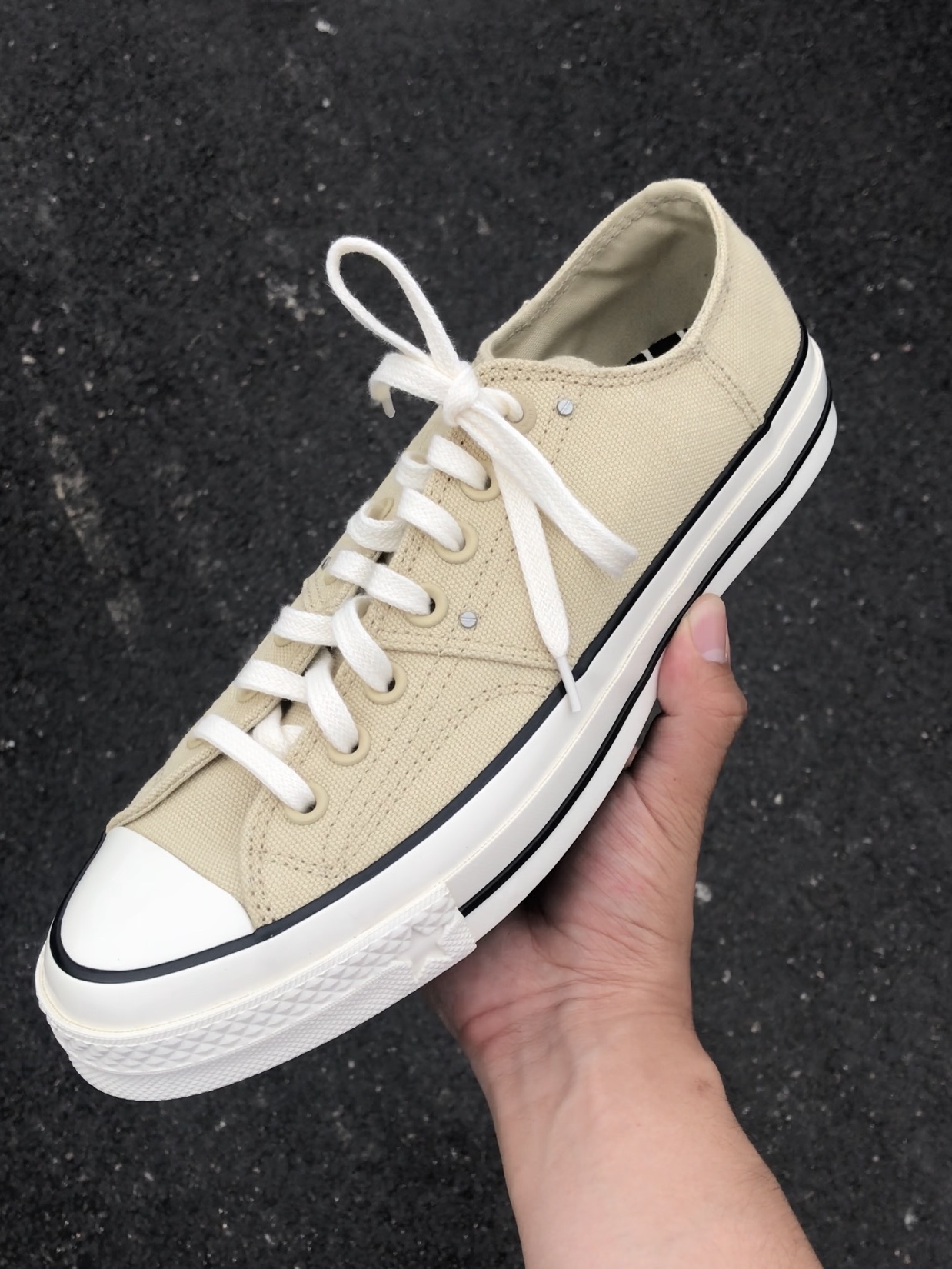 Converse Chuck 70 X Blonde Espresso 착용 스타일 - 1