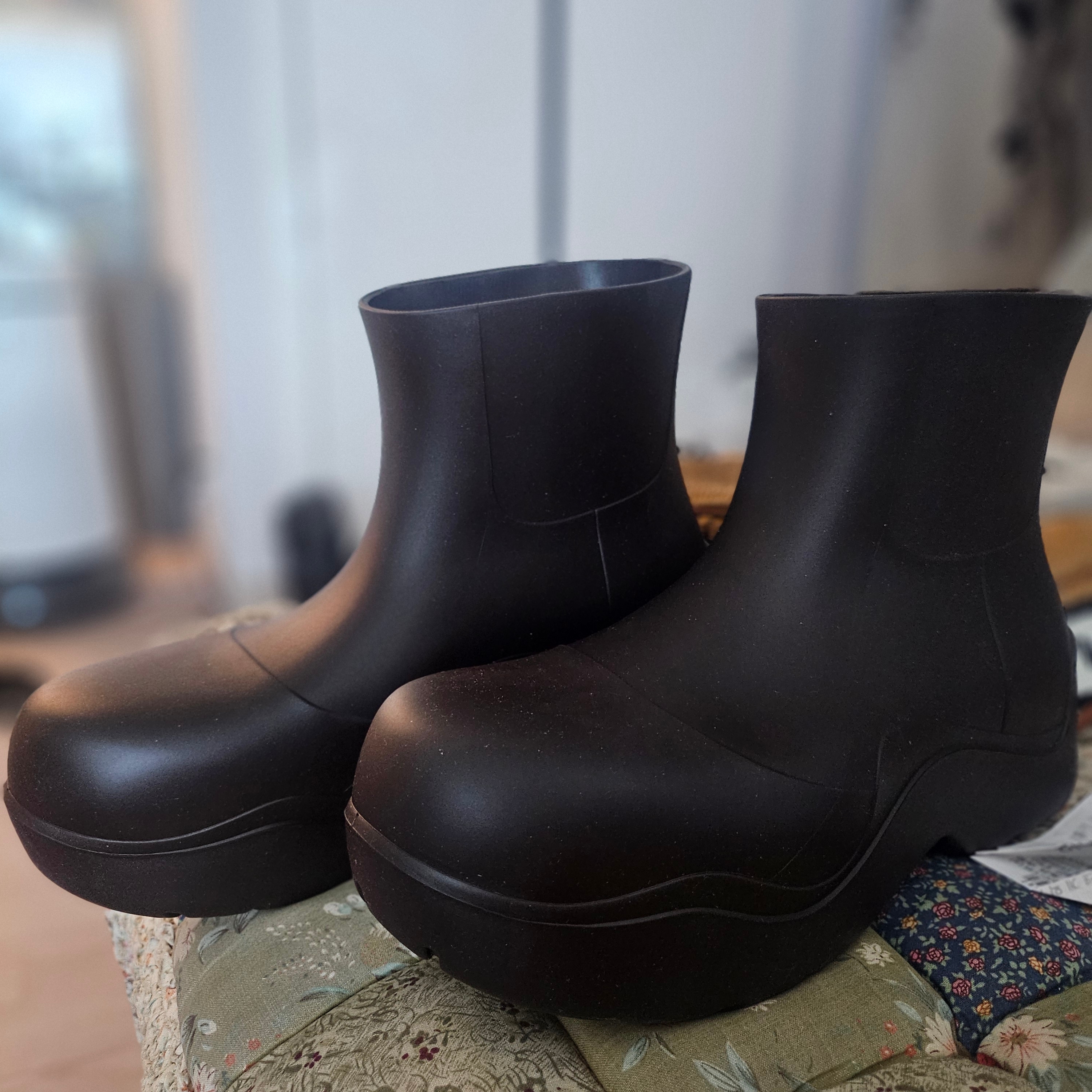 Bottega Veneta Puddle Ankle Boots Fondant 착용 스타일 - 1