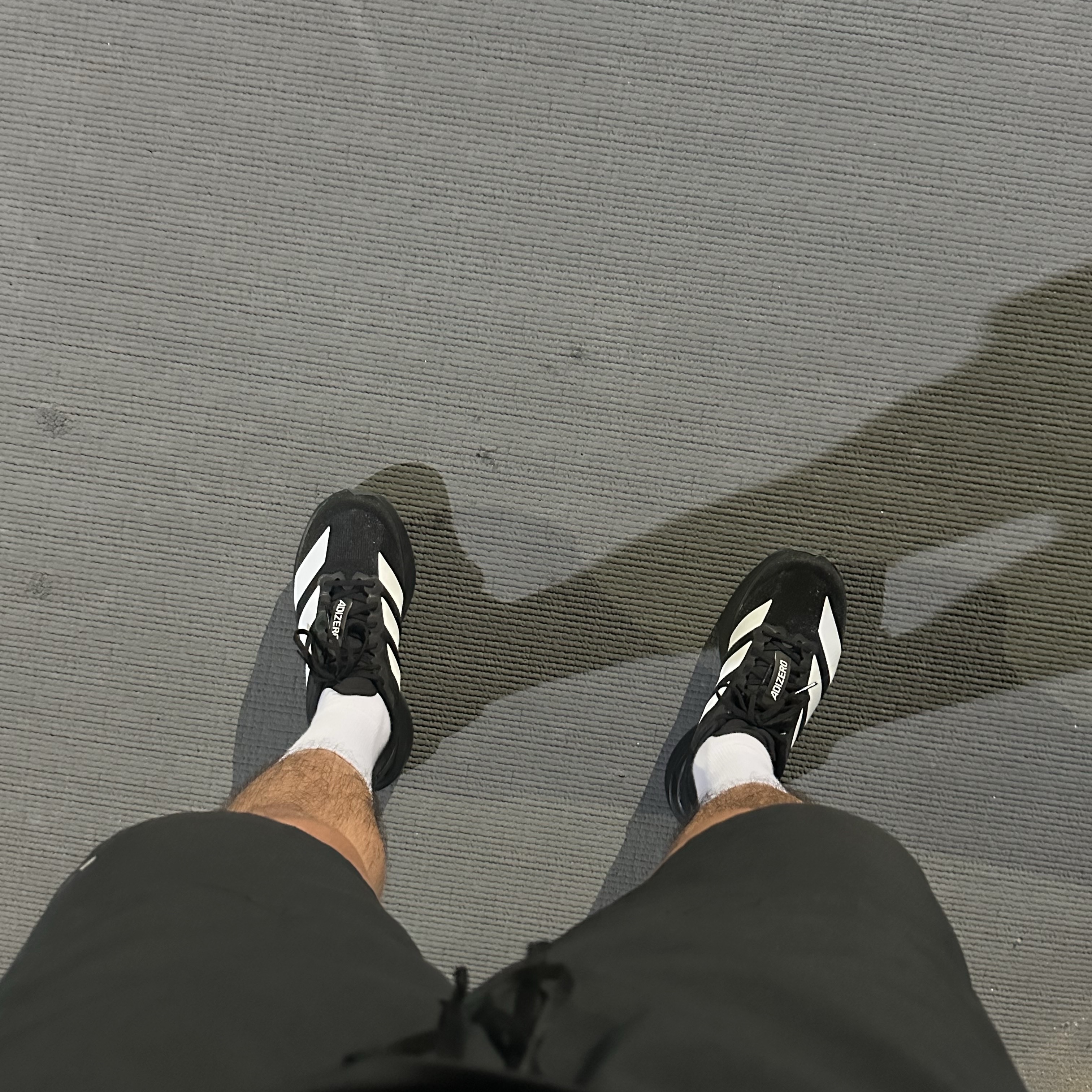 Adidas Adizero EVO SL Core Black Cloud White 착용 스타일