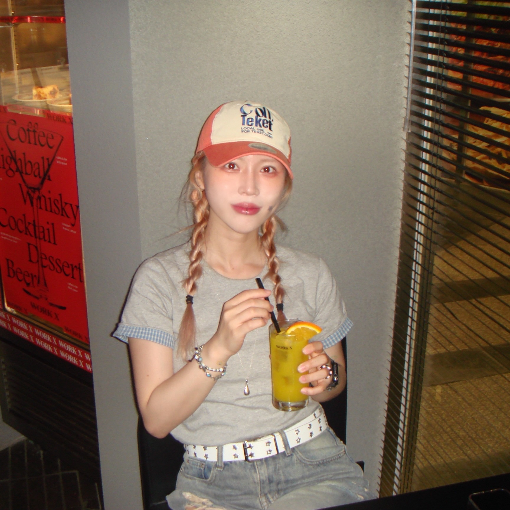 SLOW RECORD HOUSE Layered Check Roll-Up T-Shirt Grey 착용 스타일 - 6