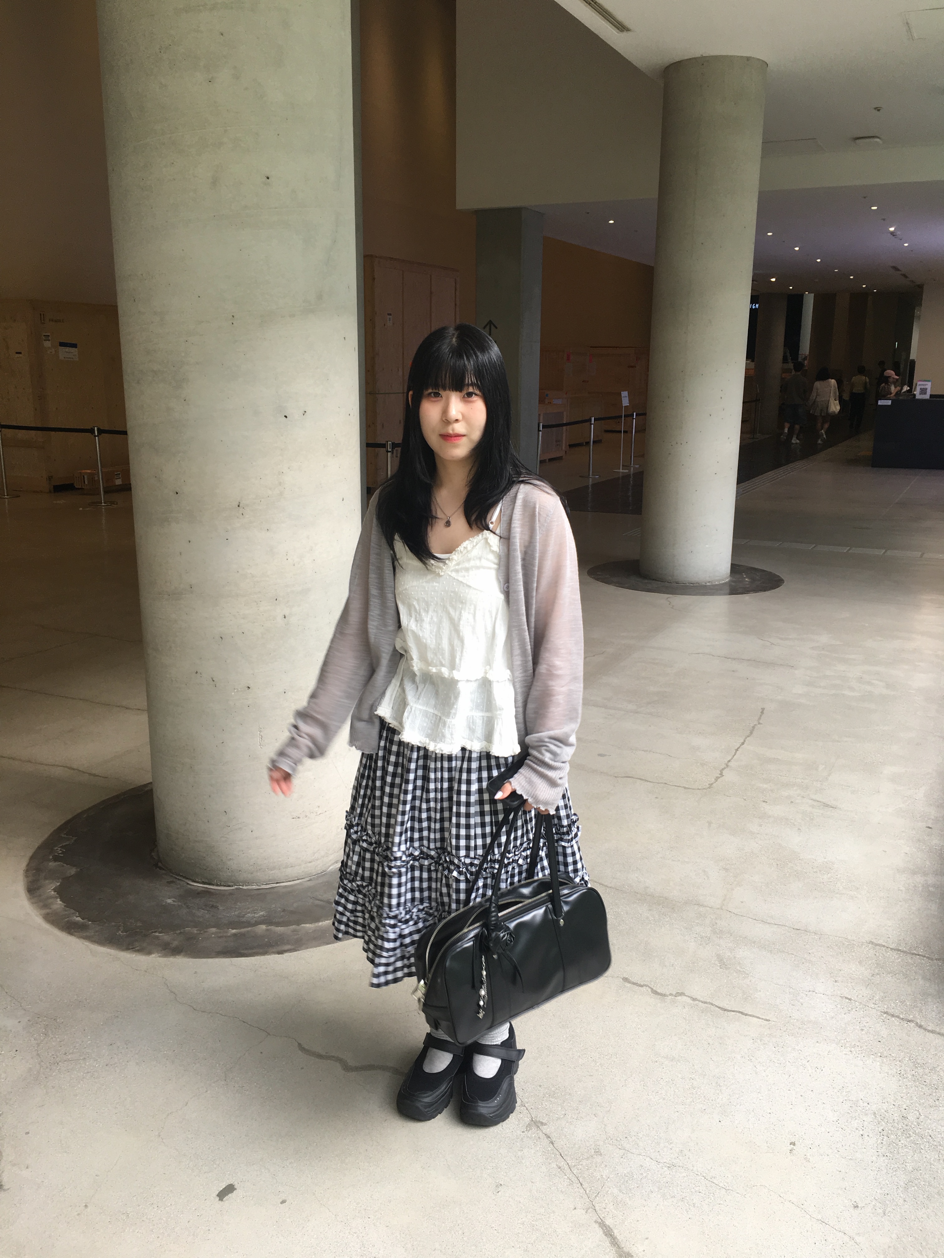 Comme des Garcons Round Anamel No.2 Aoyama Bag Black, (W) Honsby Darling Harbour Black 착용 스타일