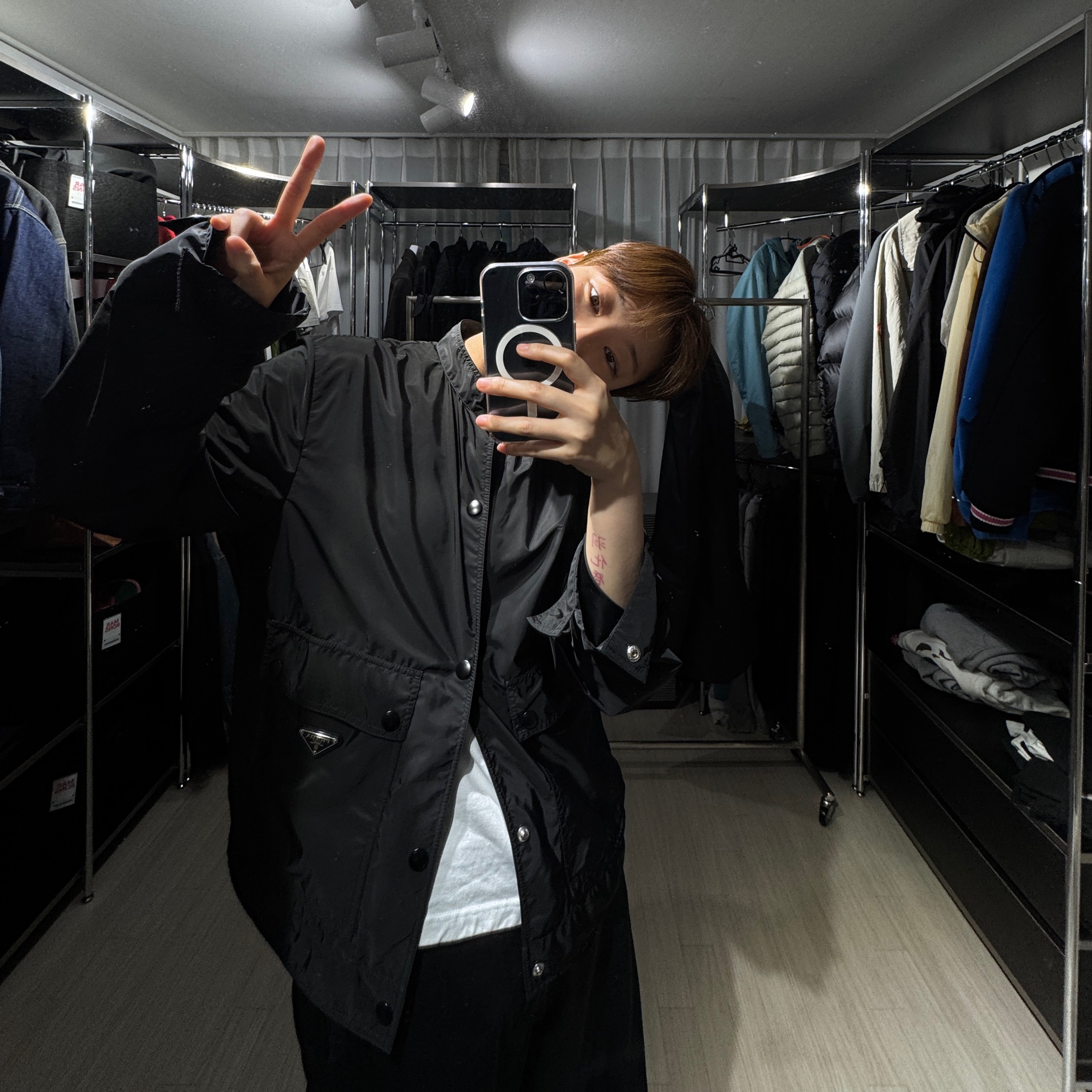Prada Re-Nylon Jacket Black 착용 스타일