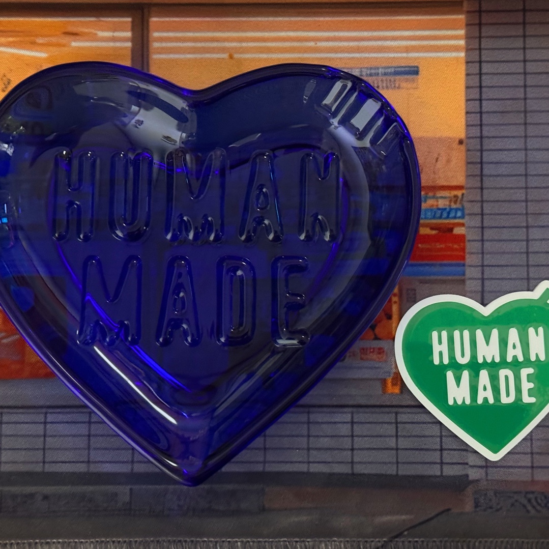 Human Made Heart Glass Tray Navy 착용 스타일