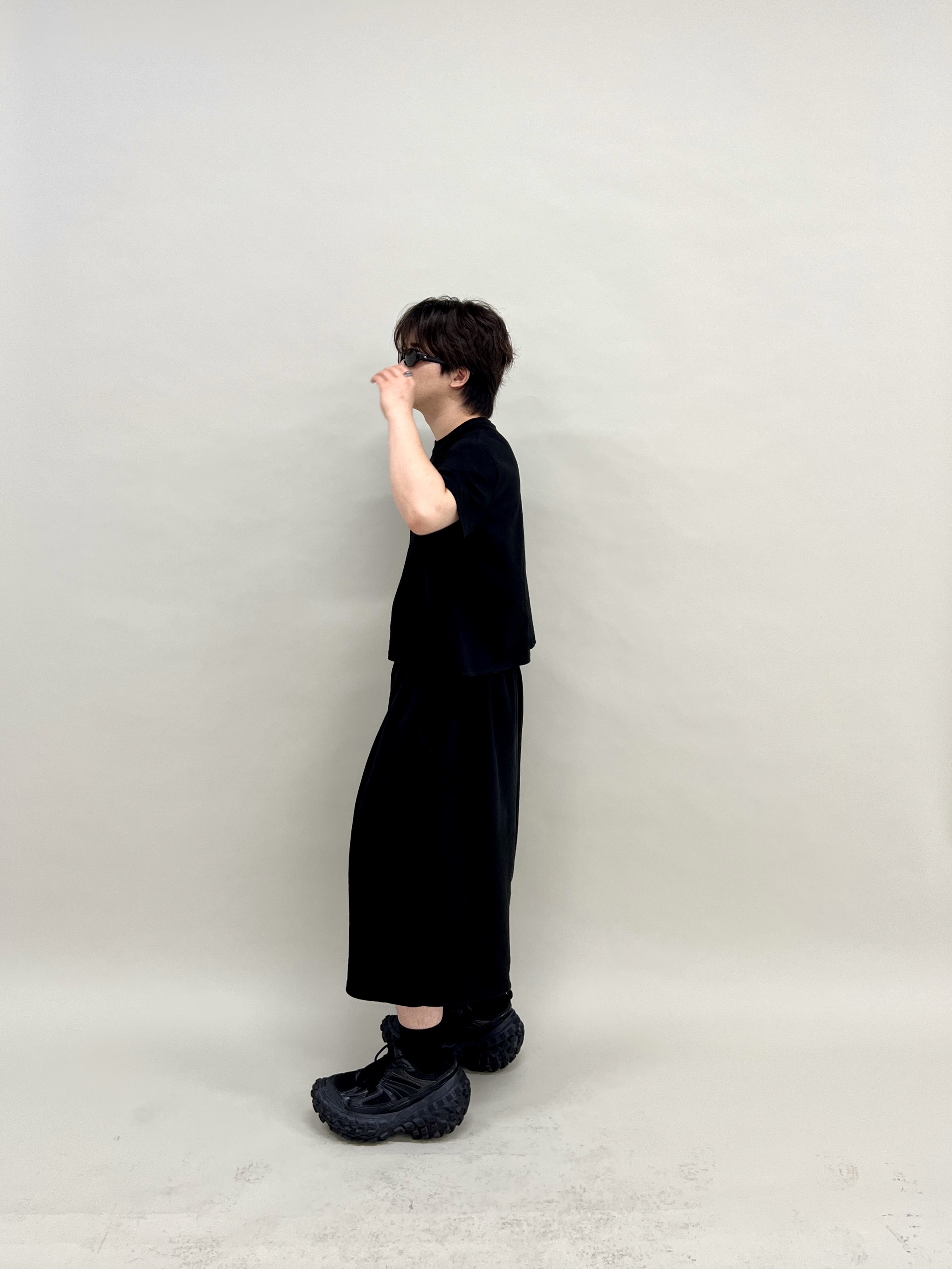 Balenciaga Defender Sneakers Black 착용 스타일 - 4