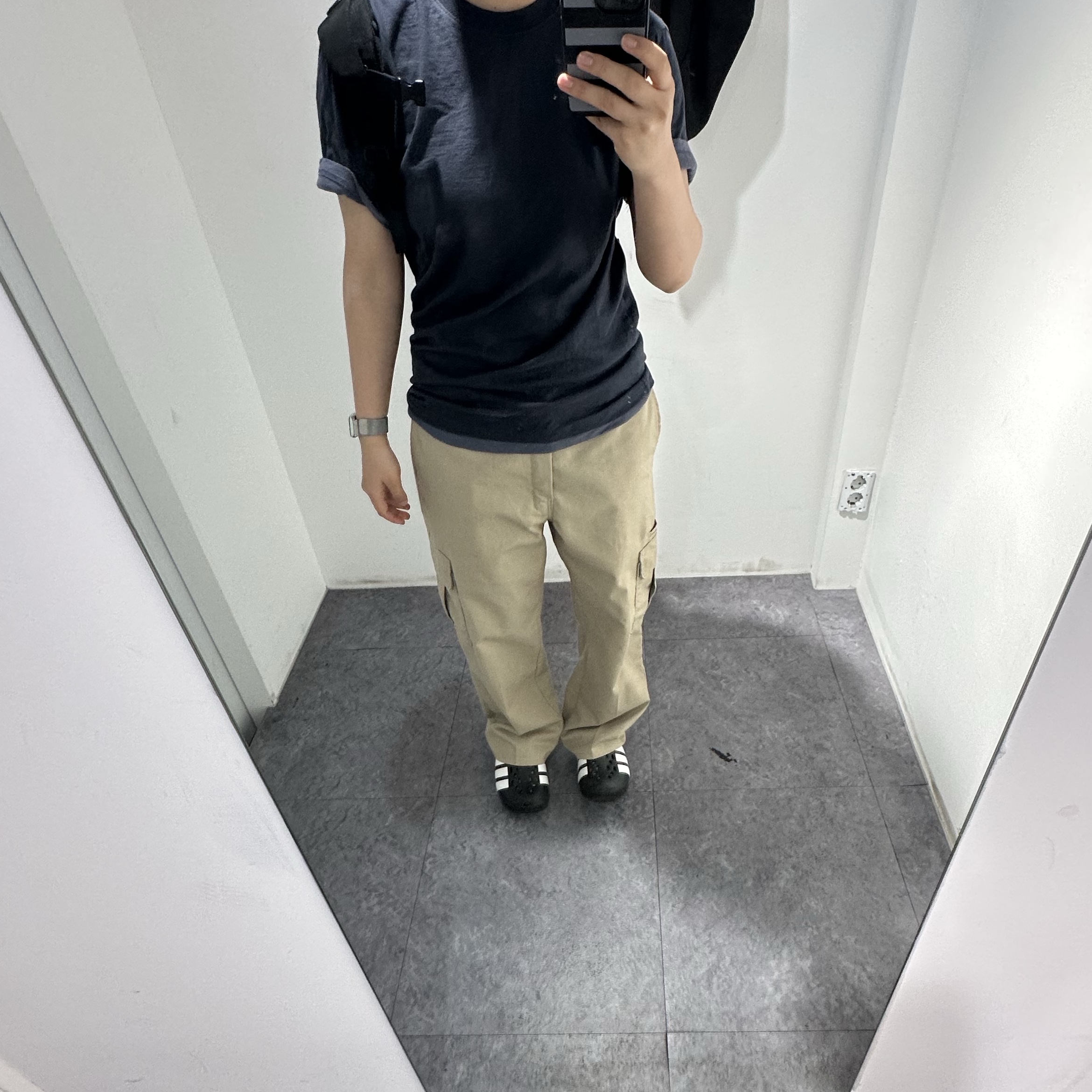 Dickies Flex Regular Fit Cargo Pants Desert Sand 착용 스타일