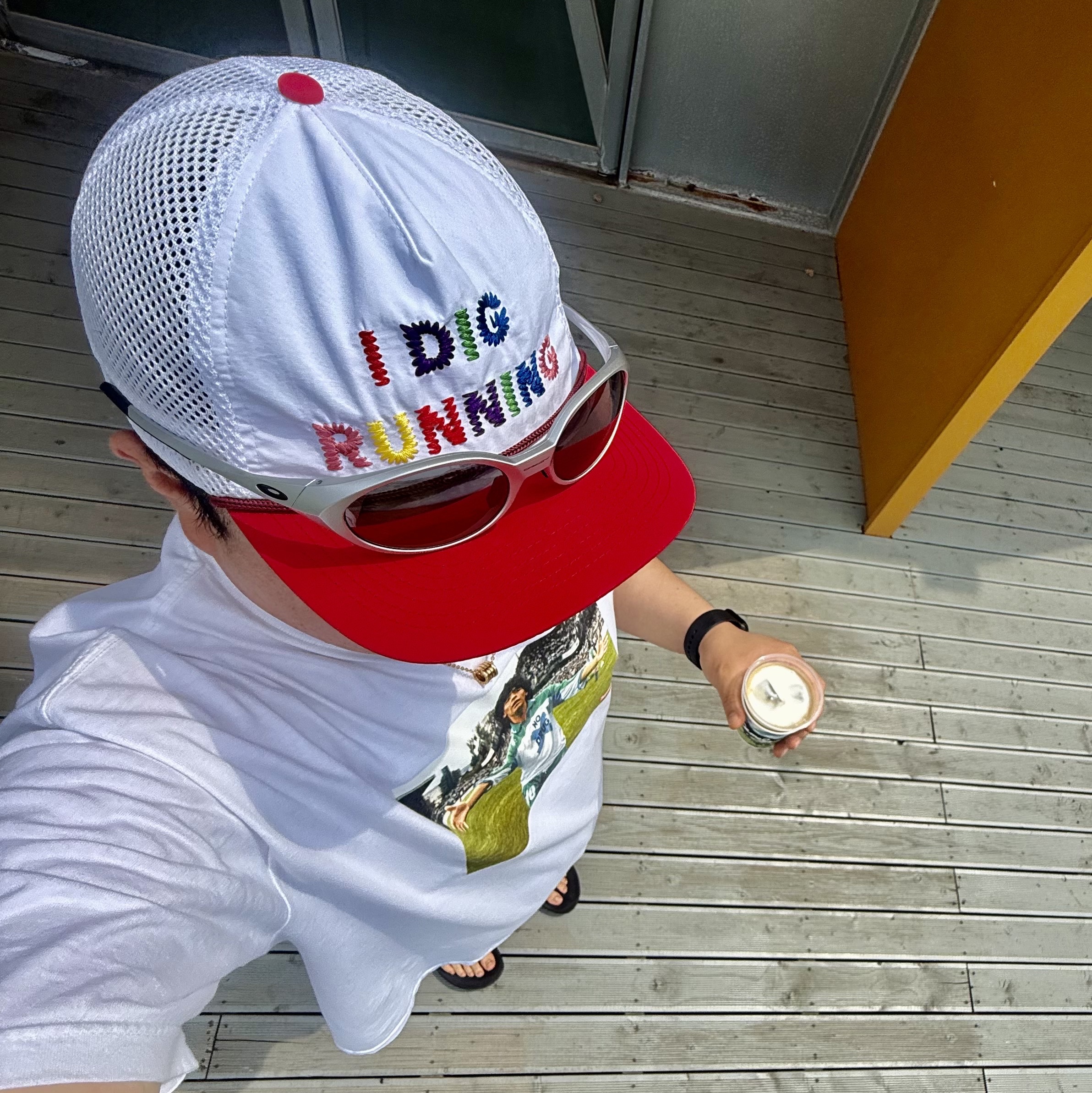 Oakley Eye Jacket Redux Silver Frame Prizm Black Polarized Lenses High Bridge Fit, Alex Zono I Dig Running Rainbow Trucker Hat White Red 착용 스타일