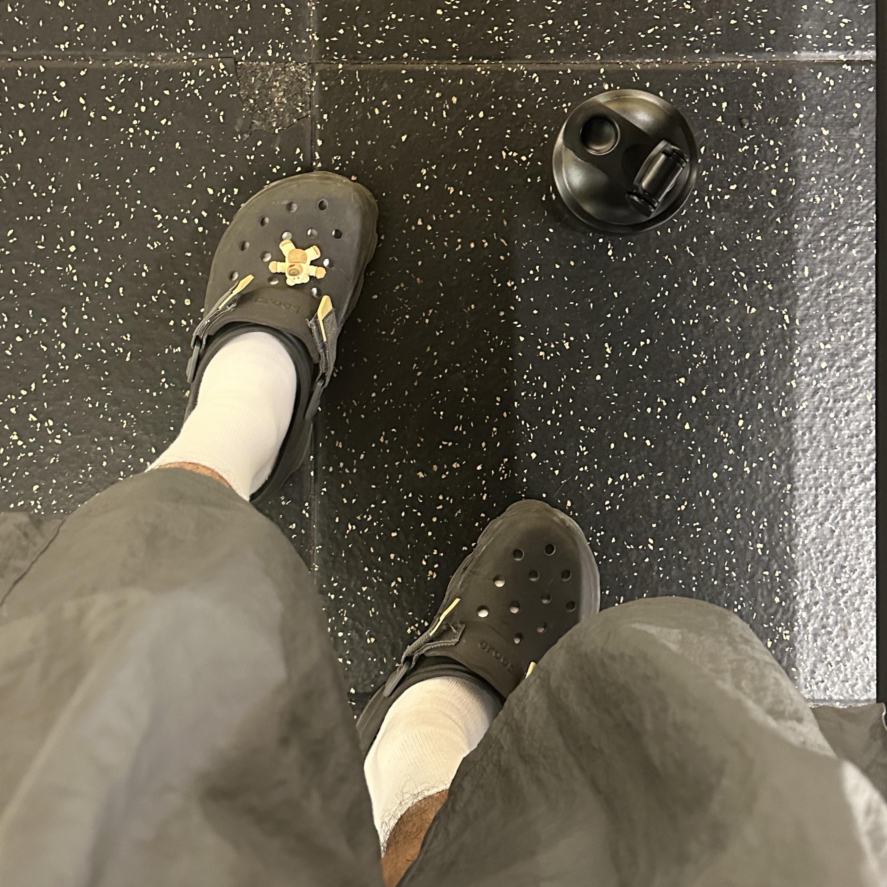 Crocs All Terrain Clog Black 착용 스타일