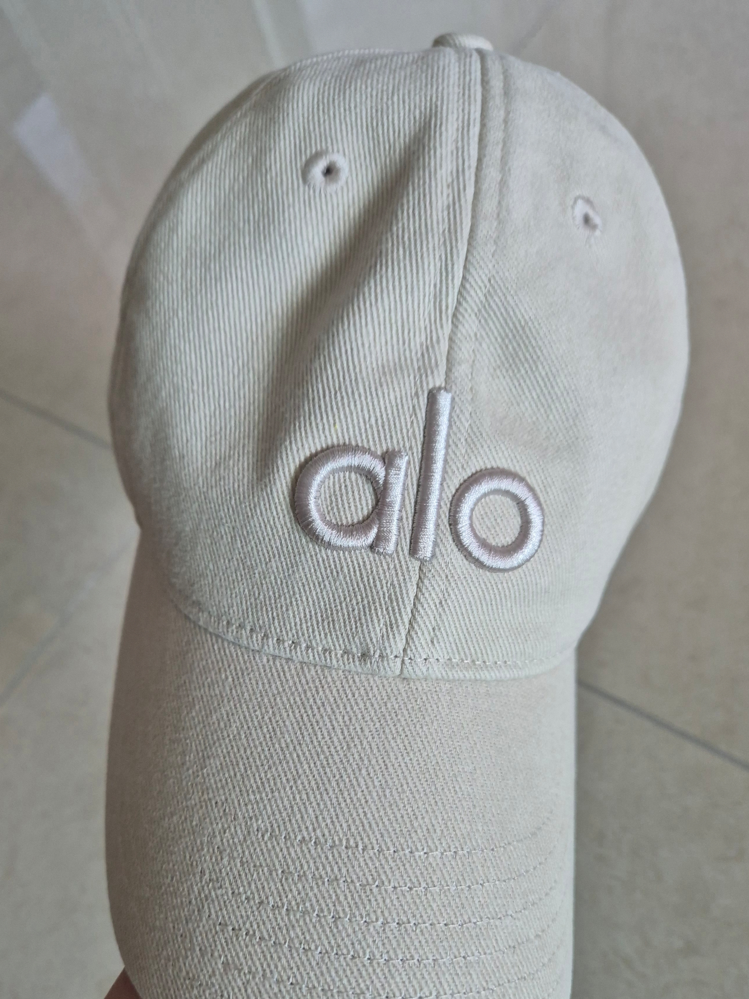 (W) Alo Yoga Washed Off Duty Cap Sand Dollar 착용 스타일 - 2