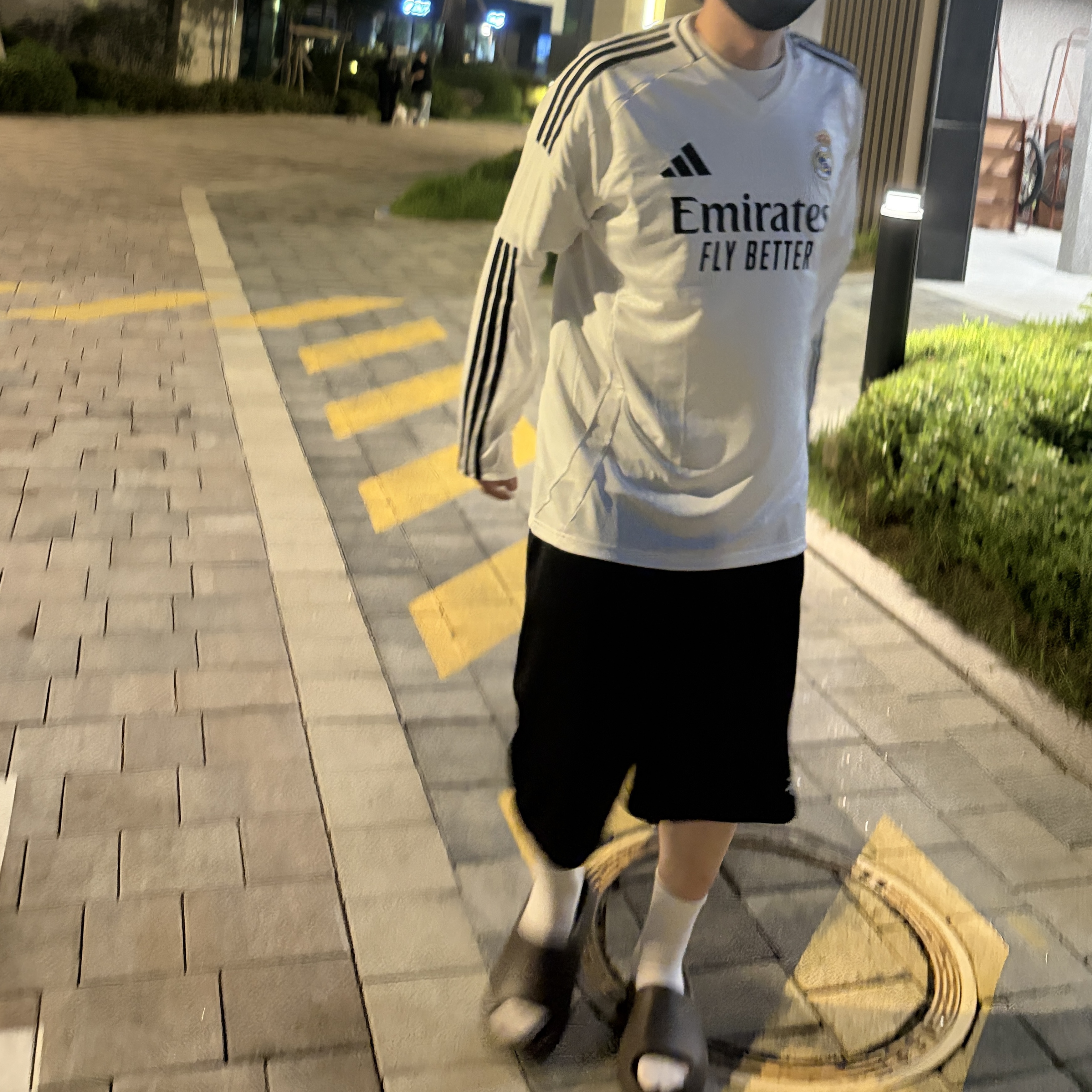 Adidas Real Madrid 2024/25 Home Long Sleeve Jersey White - KR Sizing (Non Marking Ver.) 착용 스타일