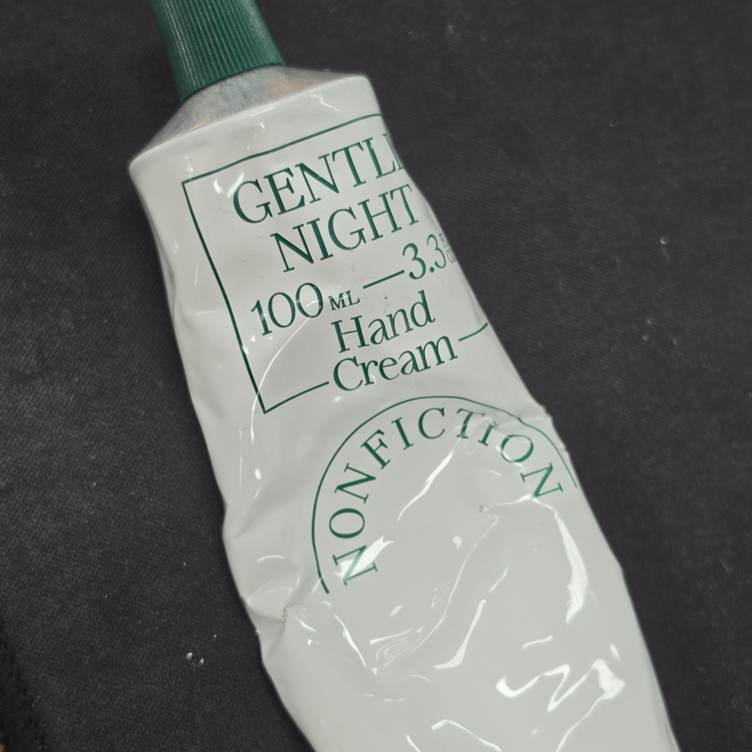 Nonfiction Hand Cream Gentle Night 50ml 착용 스타일