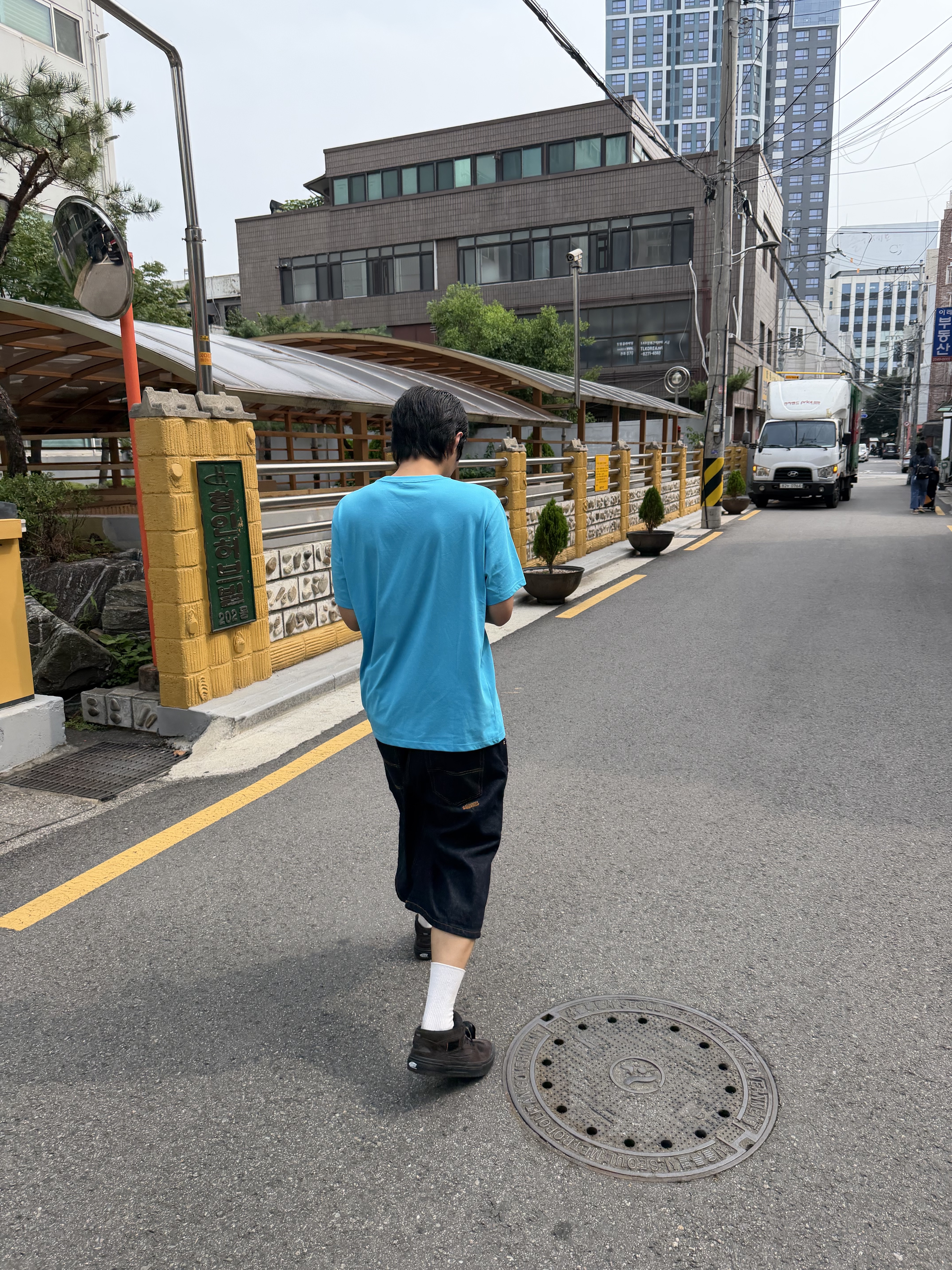 [더블적립] SUNLOVE Daybreak Logo Tee Blue 착용 스타일
