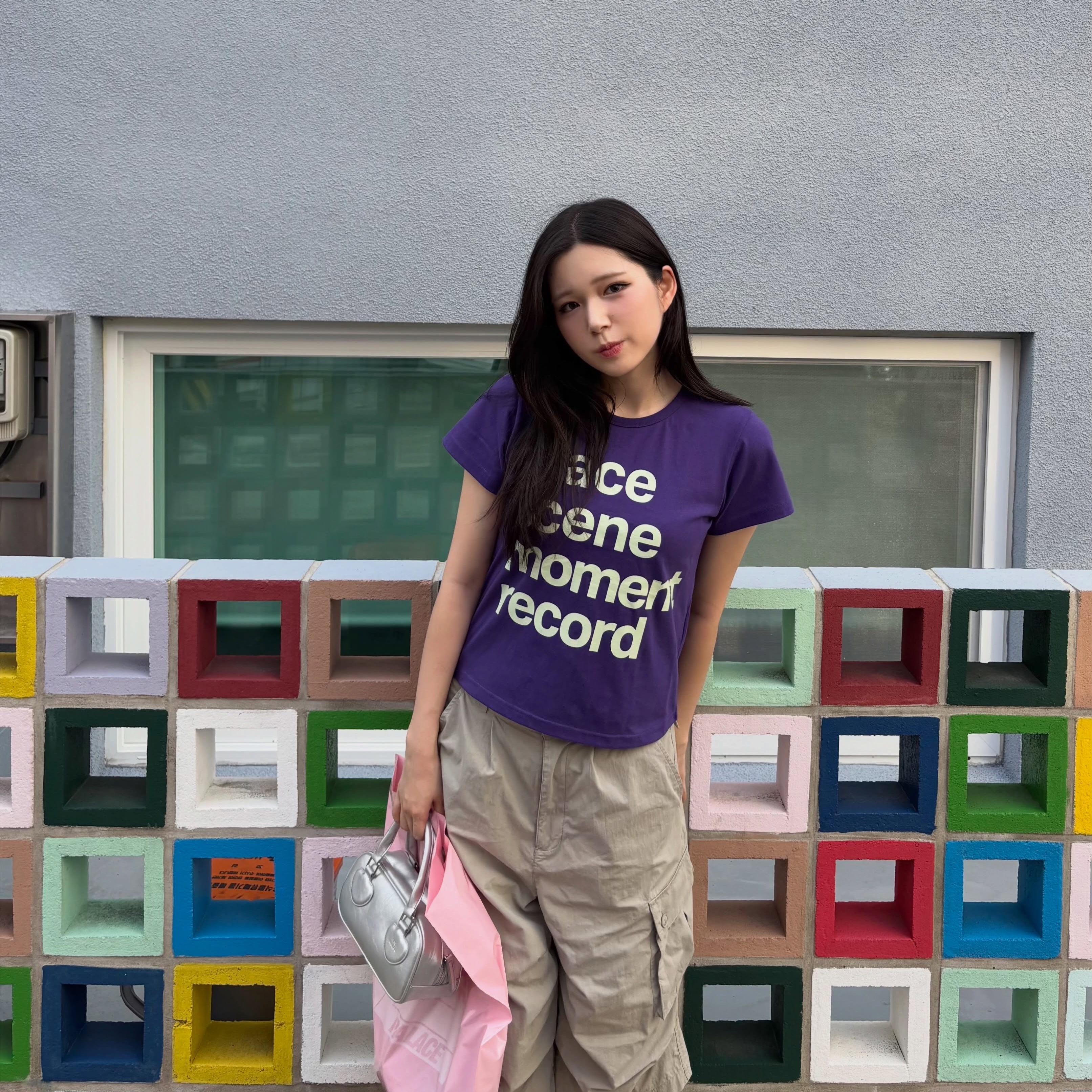 SLOW RECORD HOUSE Archive Typo T-Shirt Purple 착용 스타일 - 2