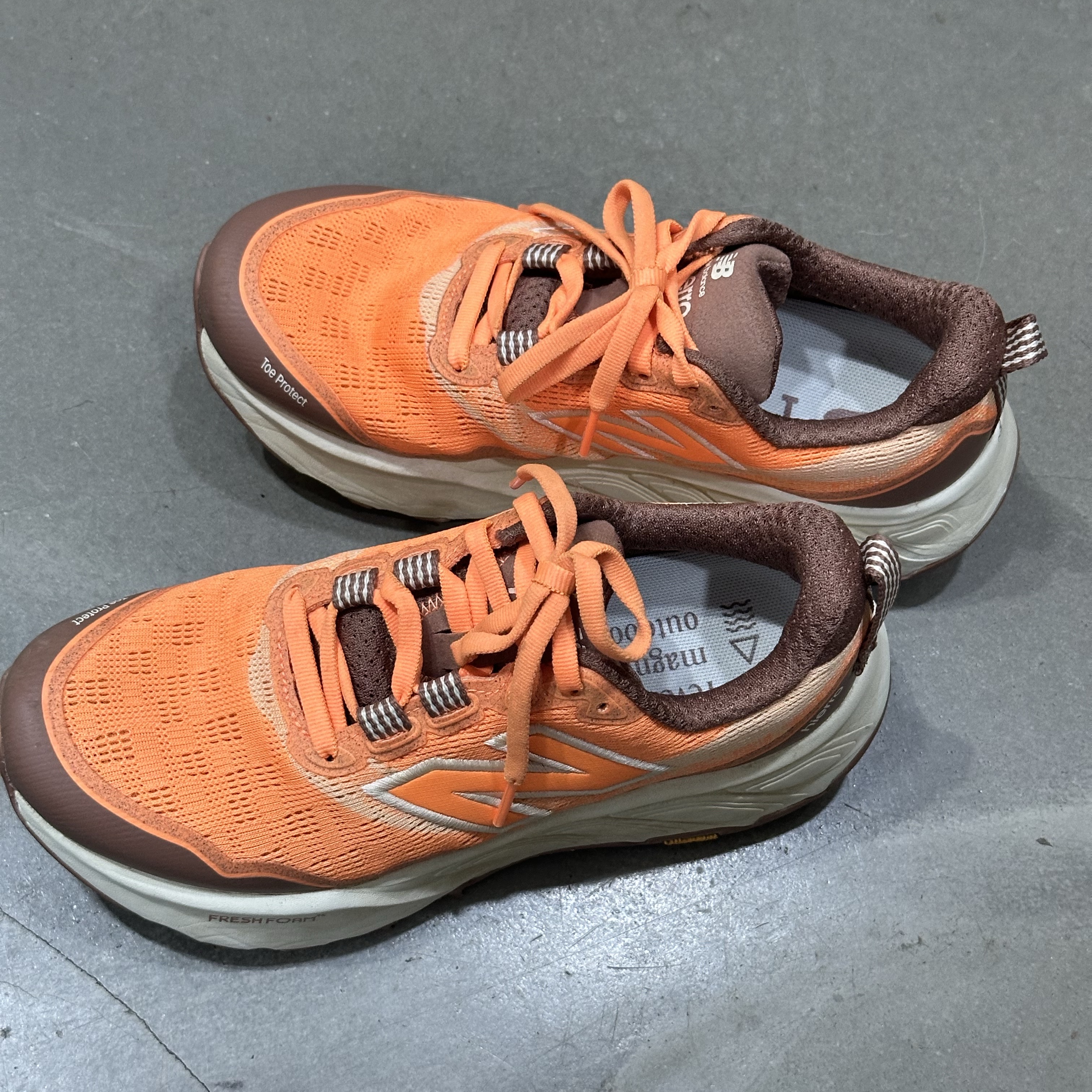 New Balance Fresh Foam X Hierro v9 Dark Juniper Black 착용 스타일