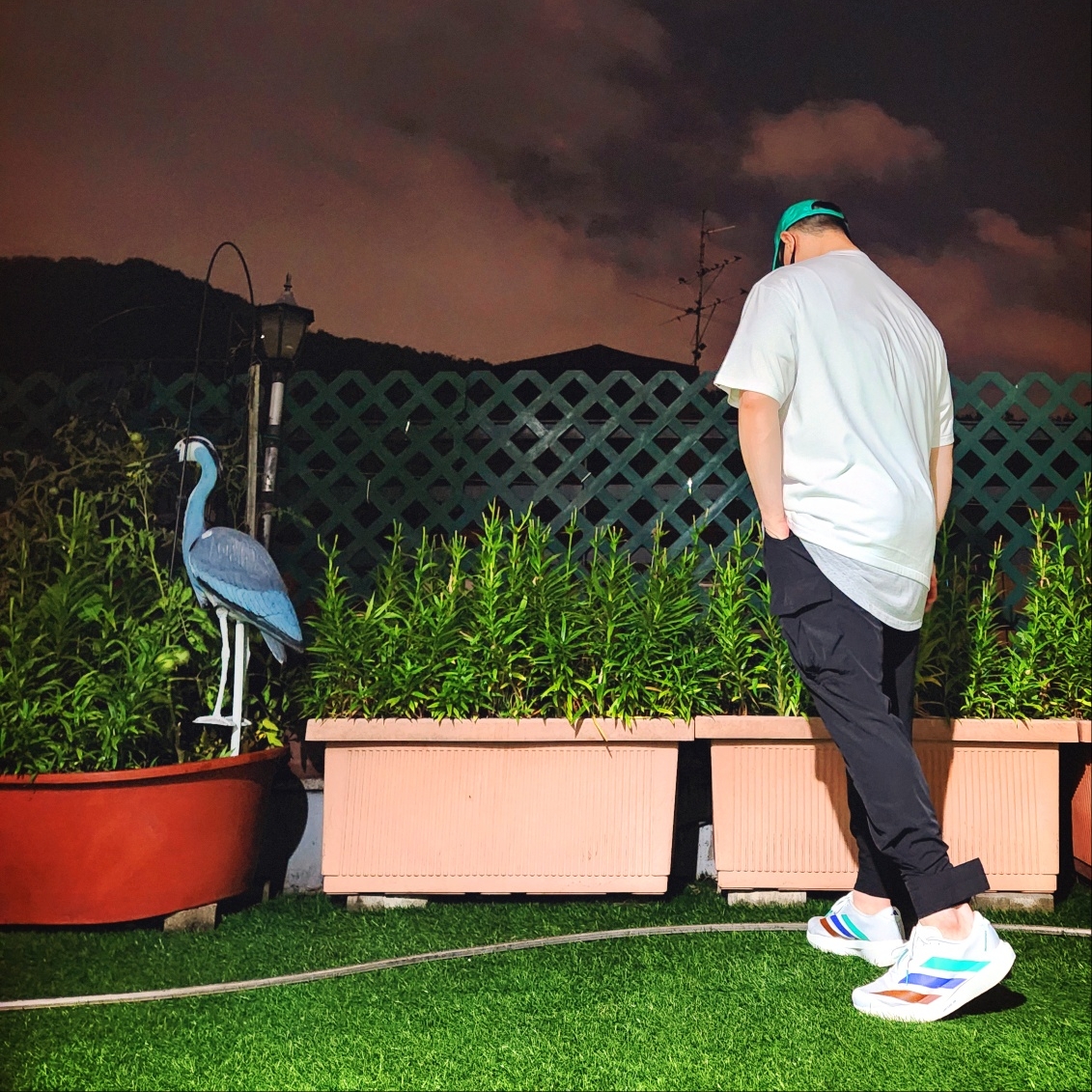 BAPE A Bathing Ape Monogram College Relaxed Fit T-Shirt White, Adidas x Pharrell Williams Humanrace Adizero Adios EVO SL Cloud White Semi Court Green 착용 스타일 - 2