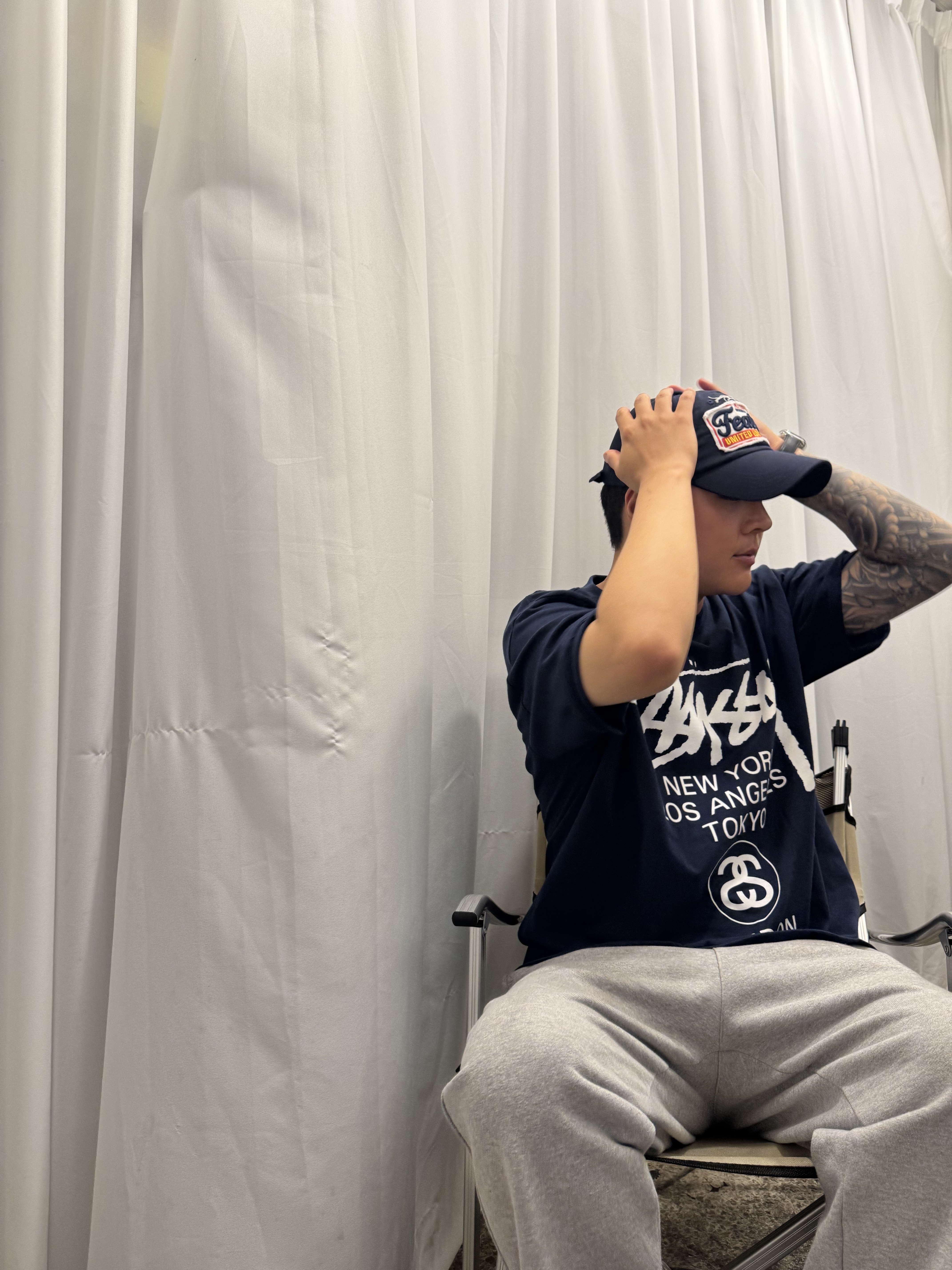 Stussy World Tour T-Shirt Navy 2024,2025, Asics Gel-Venture 6 SPS Glacier Grey 착용 스타일 - 2