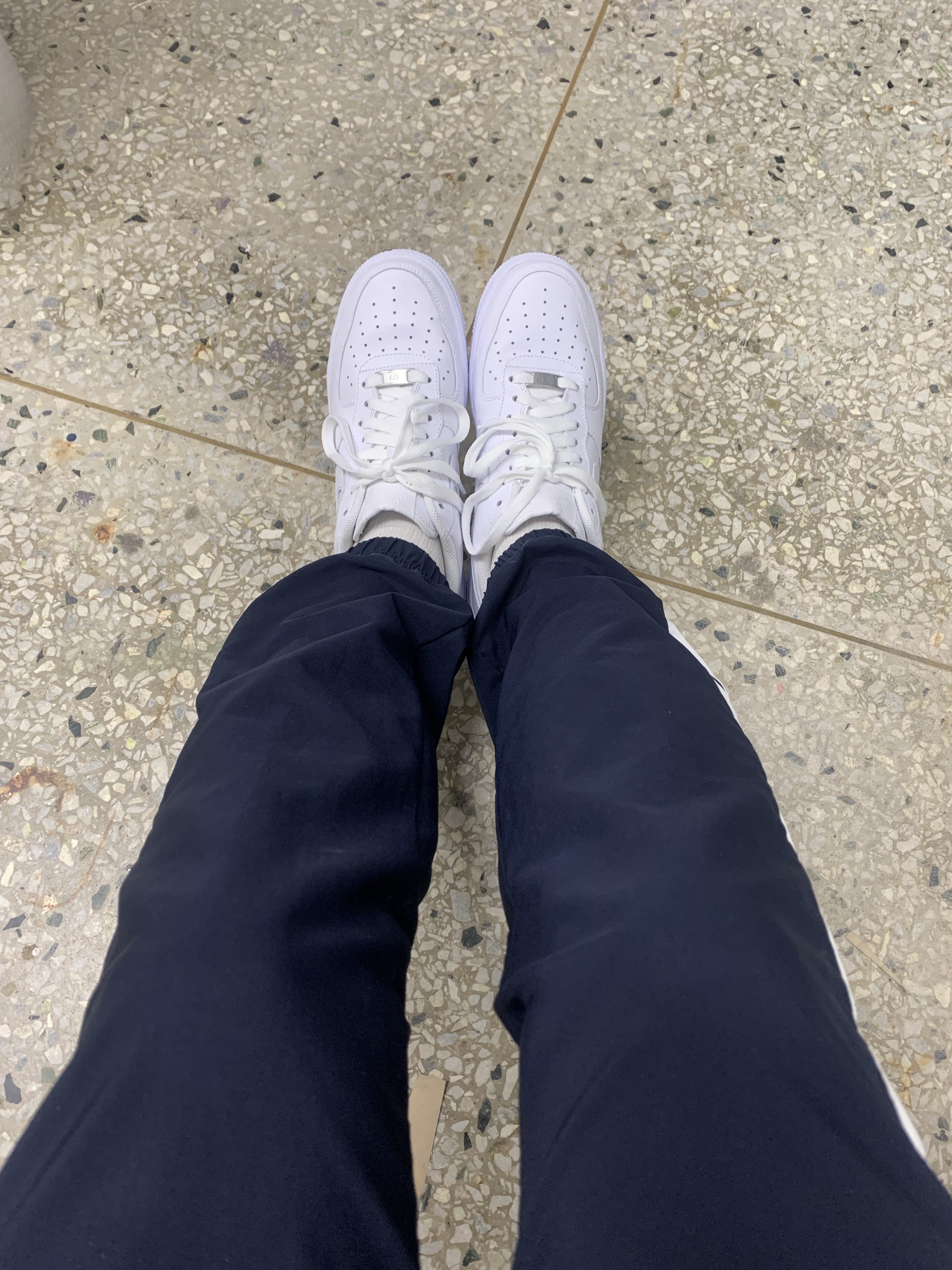 Nike Air Force 1 '07 Low White 착용 스타일 - 2