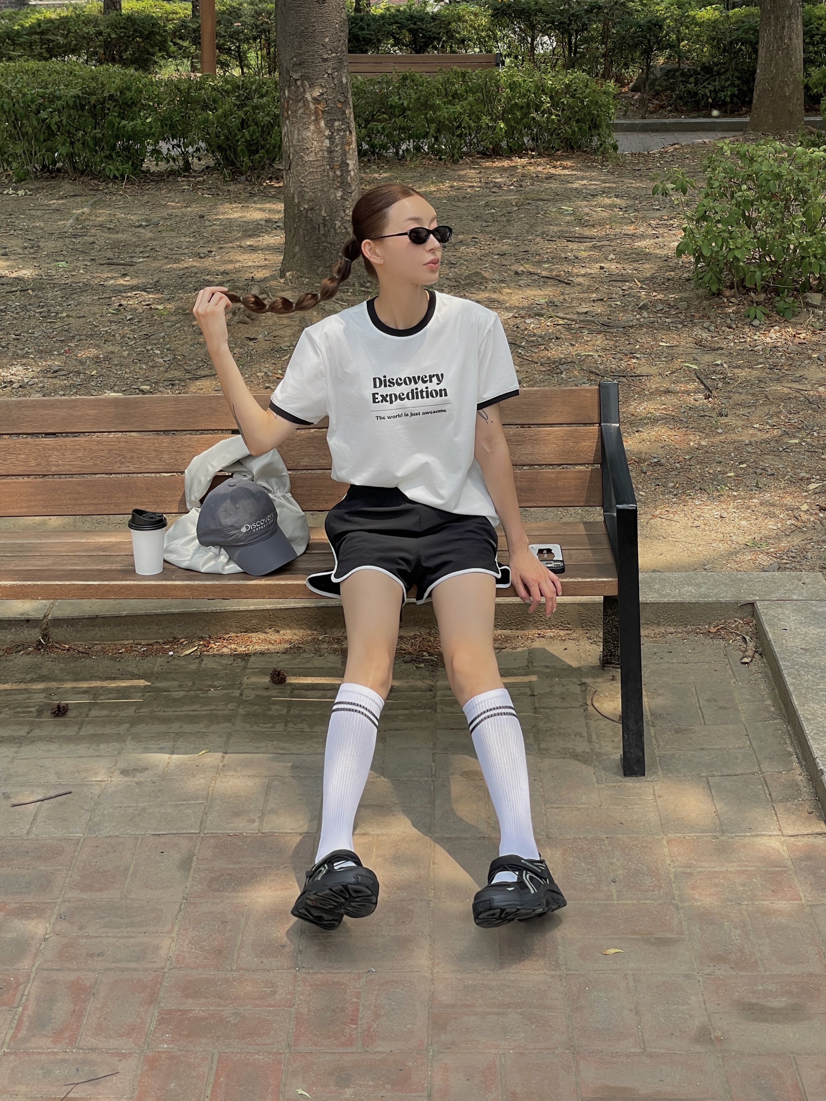 Castify x Matin Kim iPhone Paper Magsafe Compatible Mirror Case Silver Mirror Black Bumper, Maison Margiela Four Stitch iPhone 12 Mini case 착용 스타일 - 7
