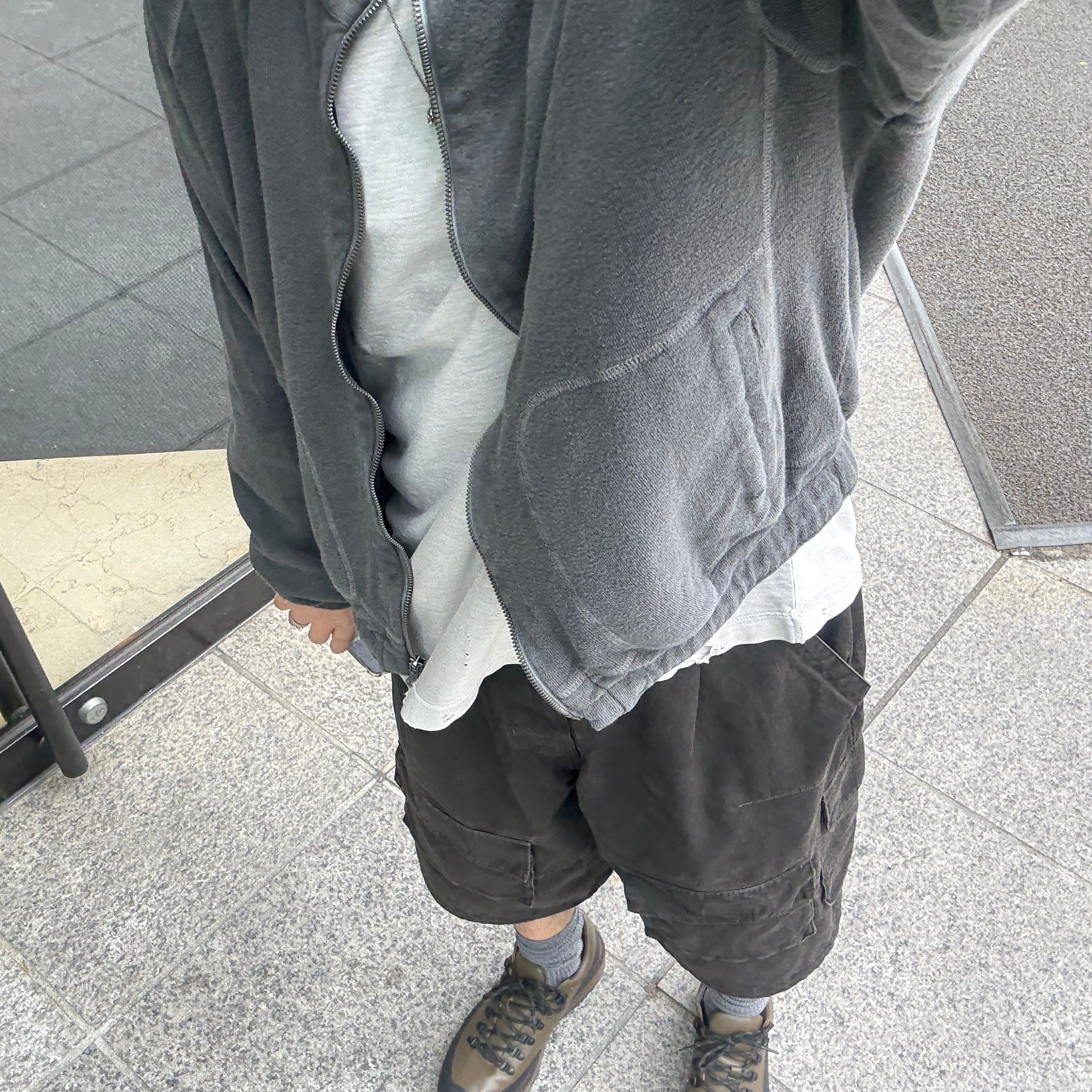 Polyteru Rough Set Zip Up Gray 착용 스타일