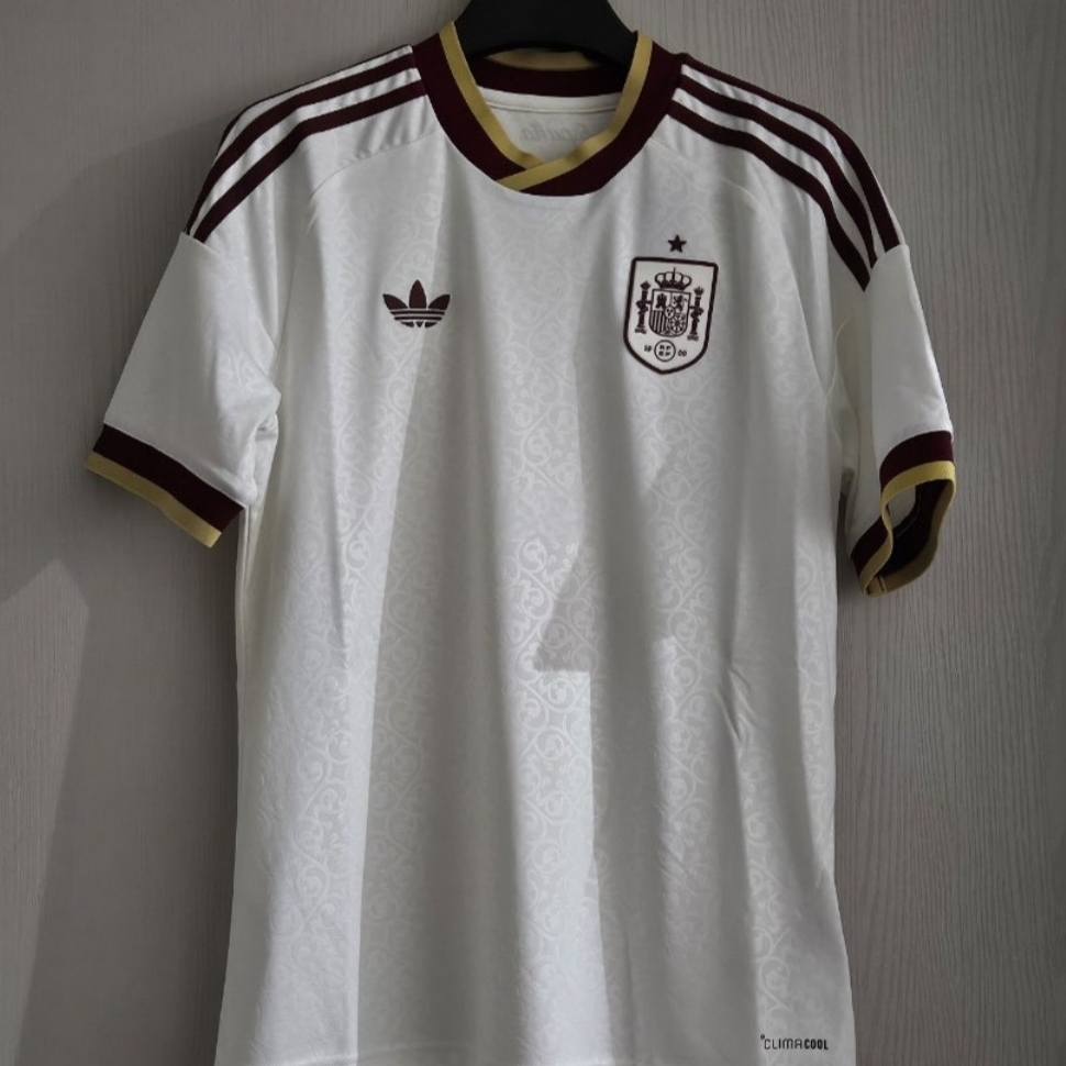 Adidas Spain 2026 Away Jersey Off White - KR Sizing (Non Marking Ver.) 착용 스타일