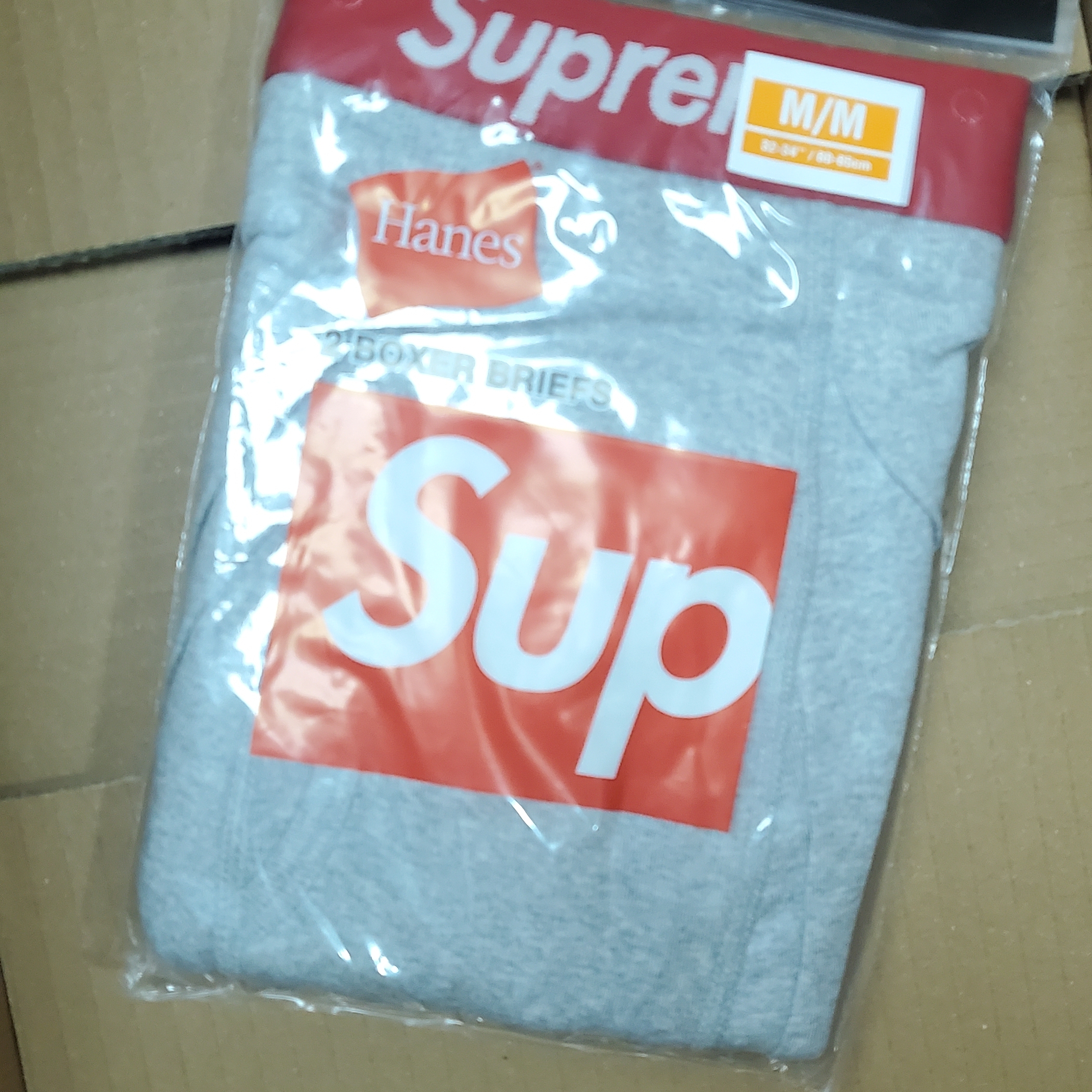 Supreme Hanes Boxer Briefs Heather Grey (2 Pack) 착용 스타일