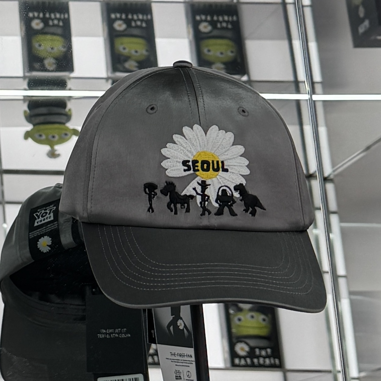 Peaceminusone x Toy Story The First Fan Cap 02 Dark Gray 착용 스타일