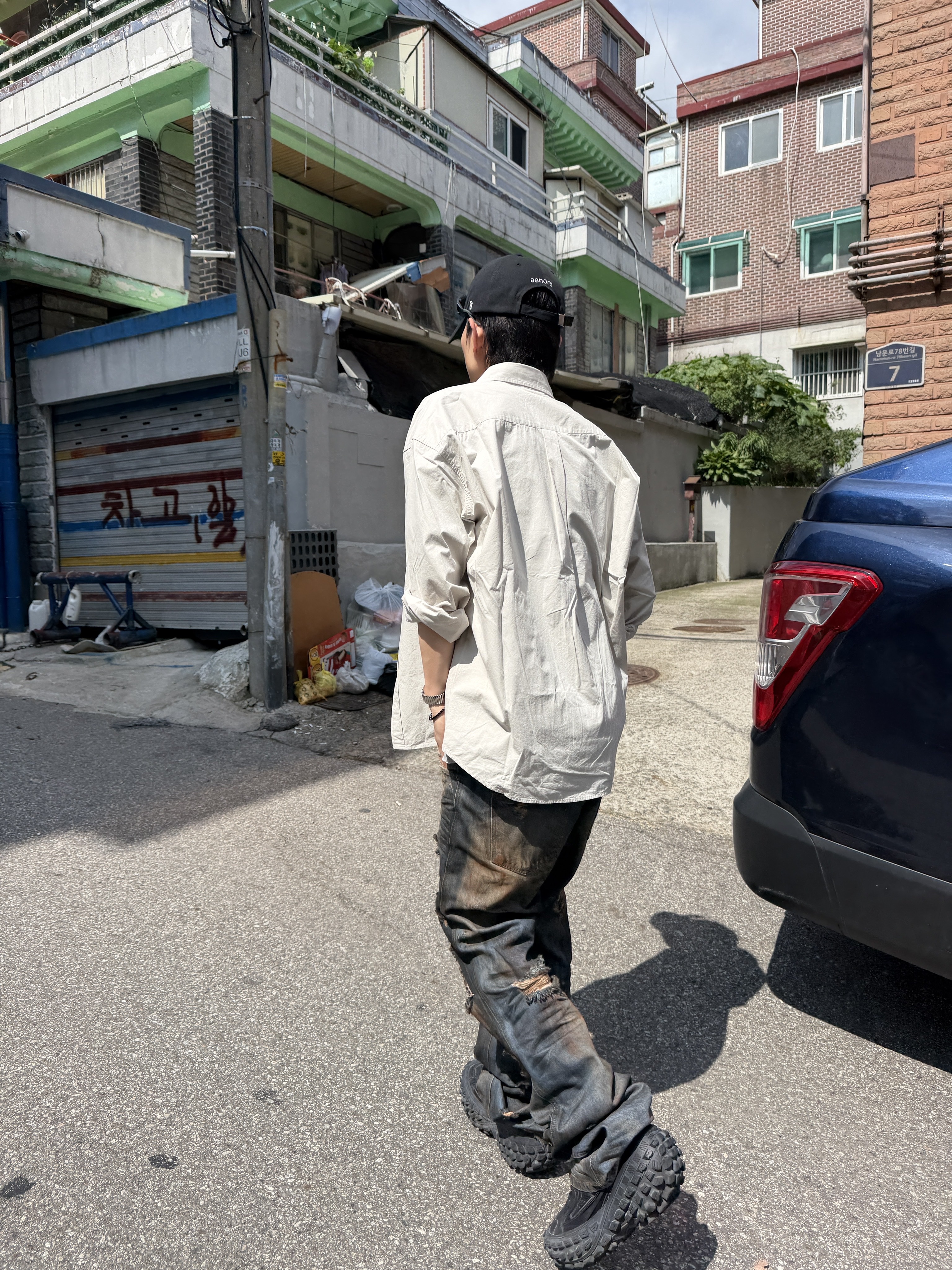 Undermycar Red Painted Rust Washing Grunge Jeans Blue - 25SS 착용 스타일 - 3