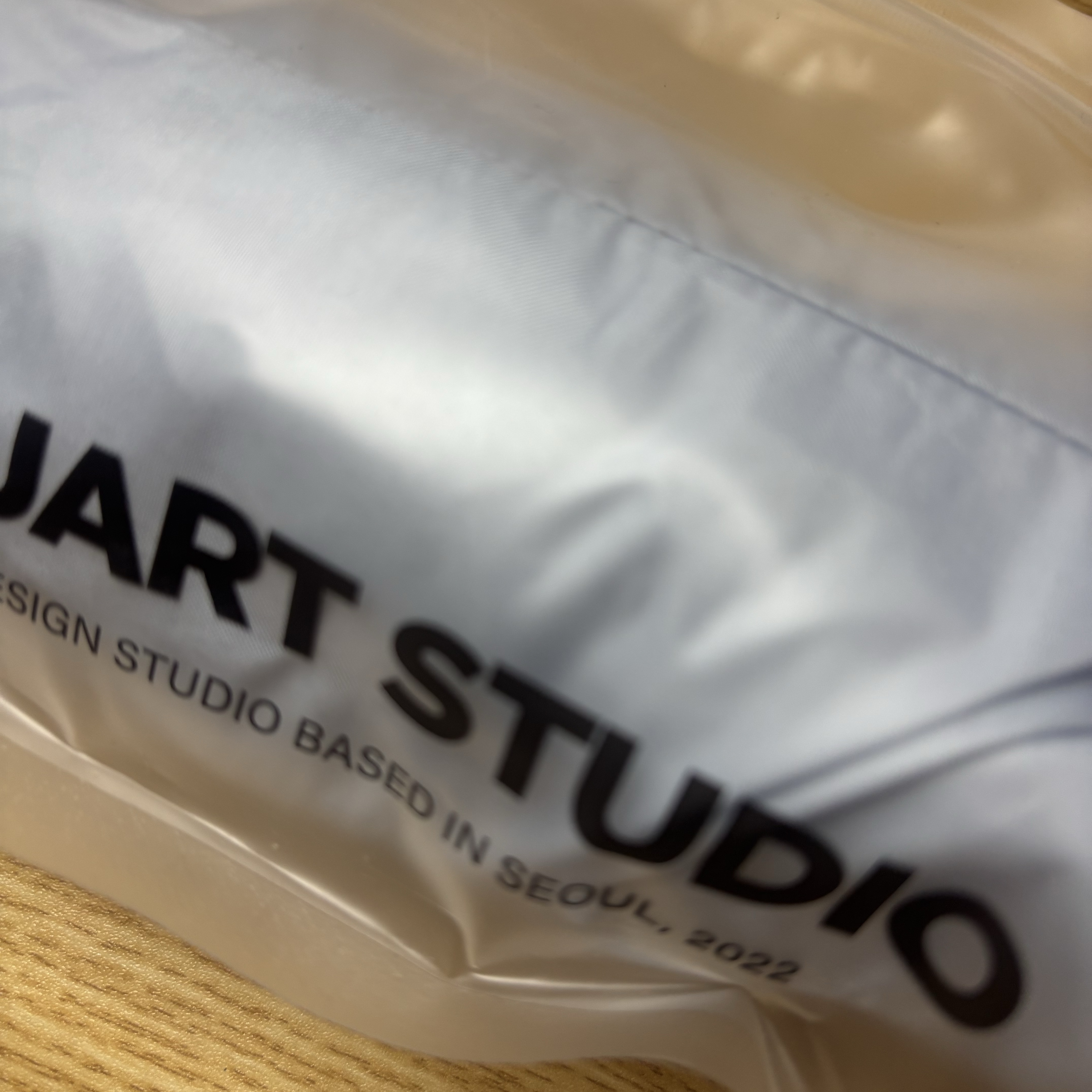 NUART STUDIO OYW Glow 5-Fold Manual Sun & Rain Umbrella Sky Blue 착용 스타일