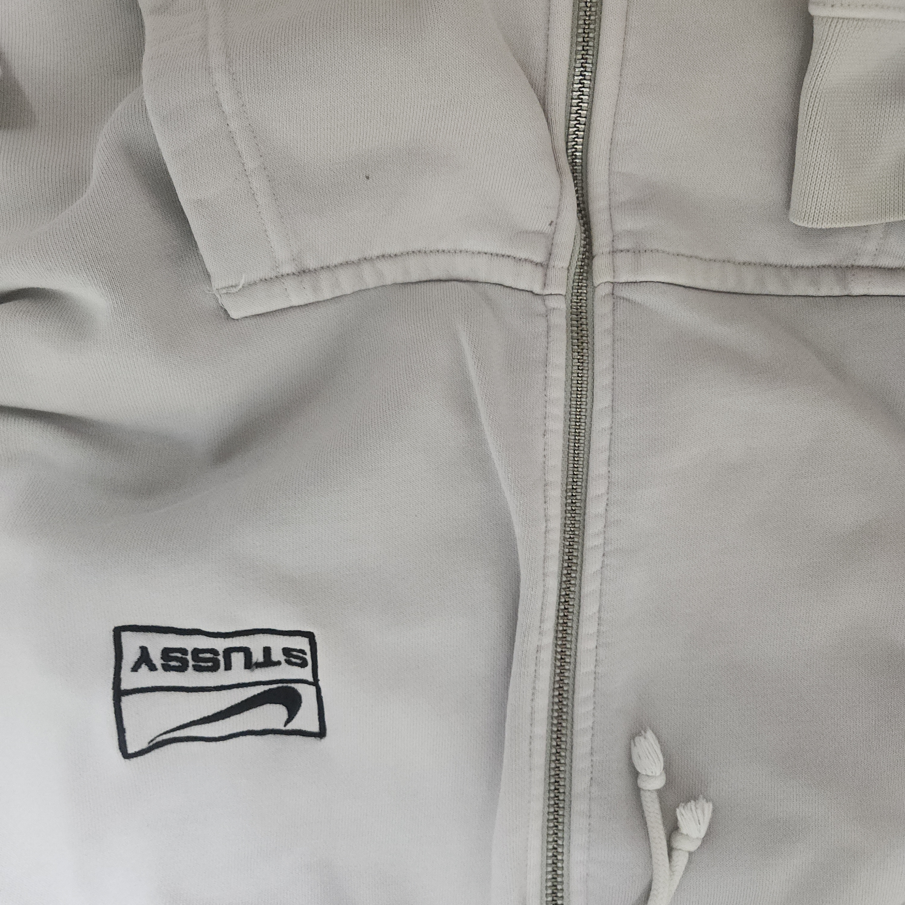 Nike x Stussy Pigment Dyed Fleece Zip Hoodie Light Bone (FZ9990-072) 착용 스타일