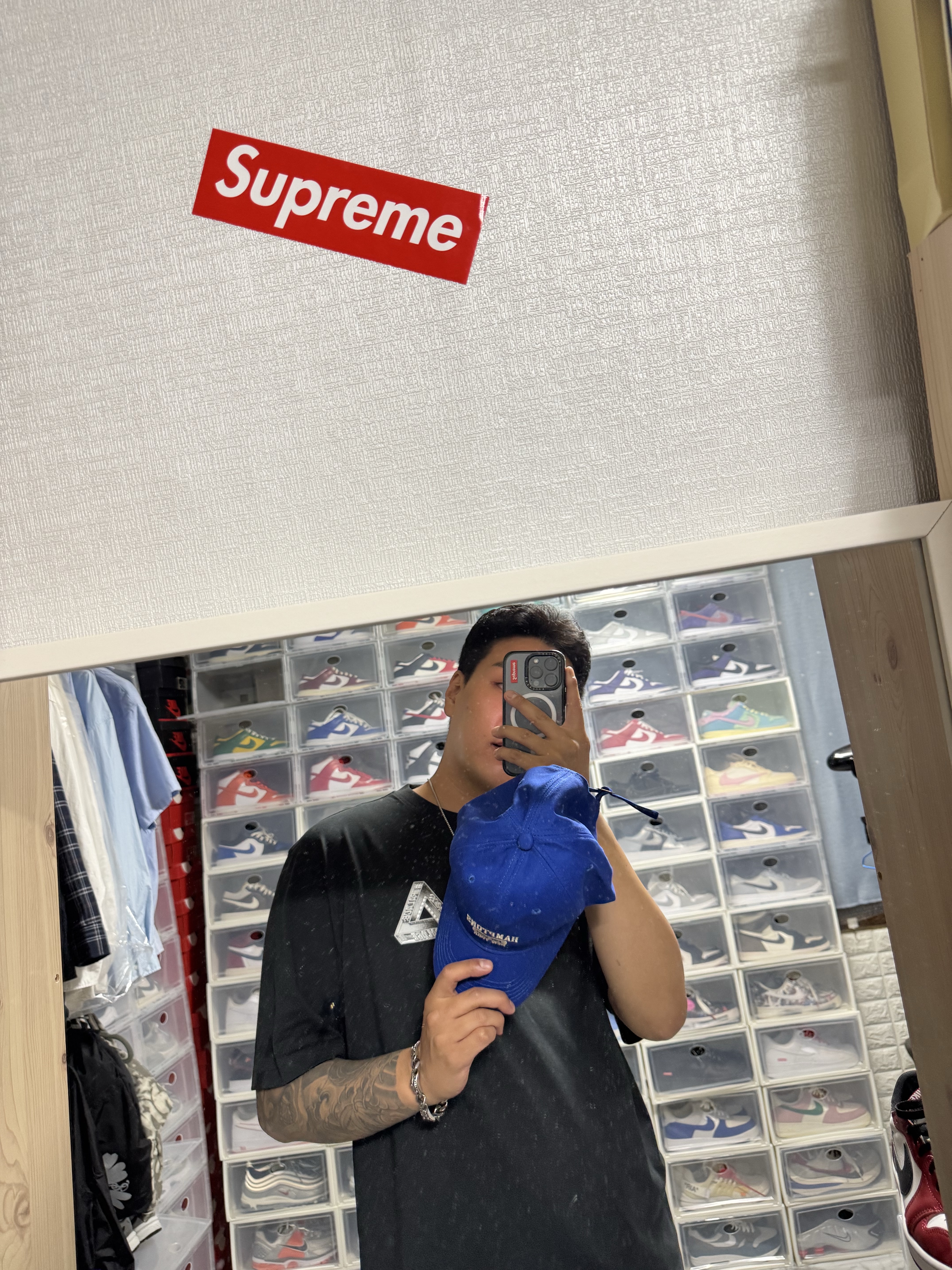Palace Tri Girders T-Shirt Black - 26SS, Stussy x Heal The Bay Pigment Dyed T-Shirt Black 착용 스타일 - 1