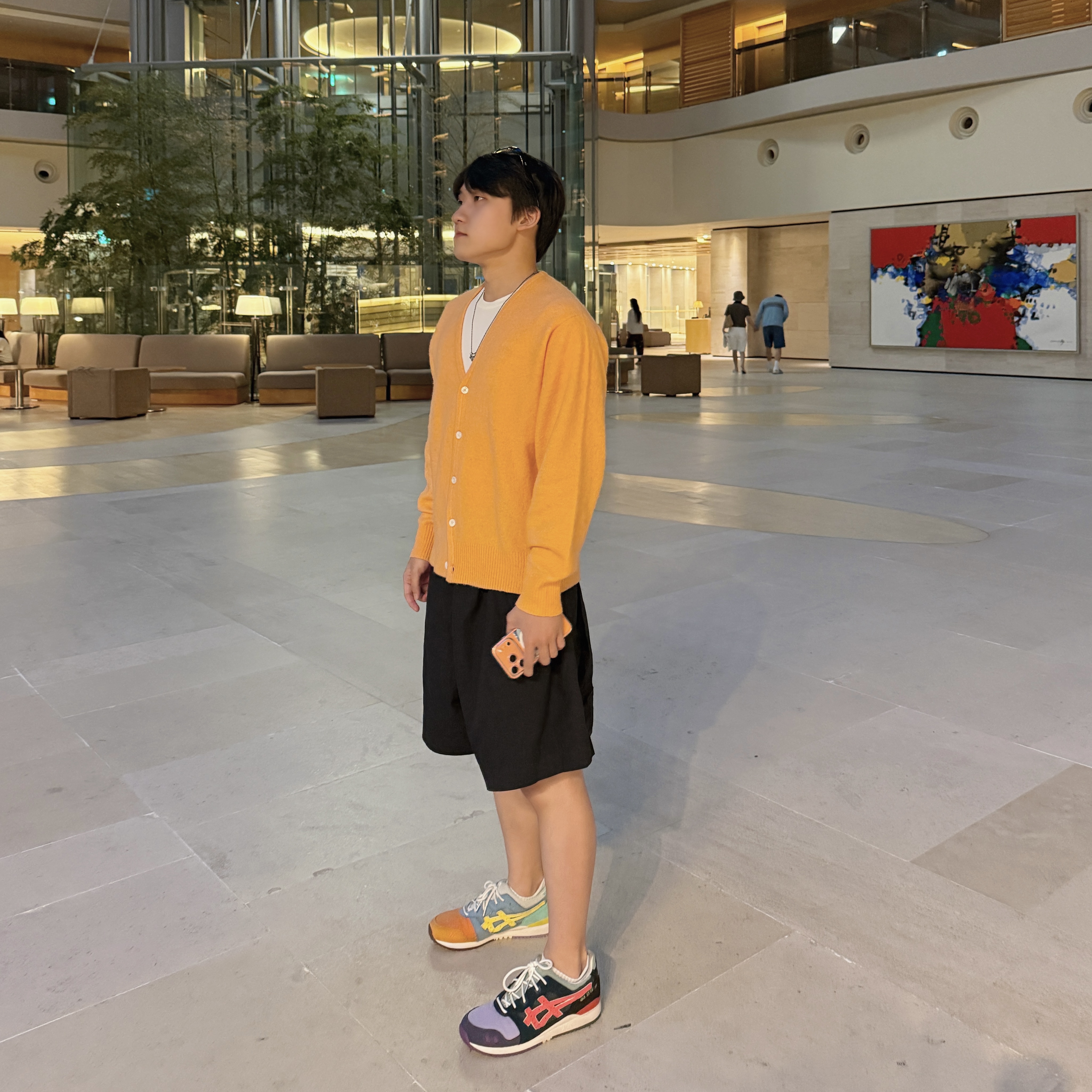 Stussy Brushed Cardigan Peach, Asics x Atmos x Sean Wotherspoon Gel-Lyte III OG Corduroy 착용 스타일