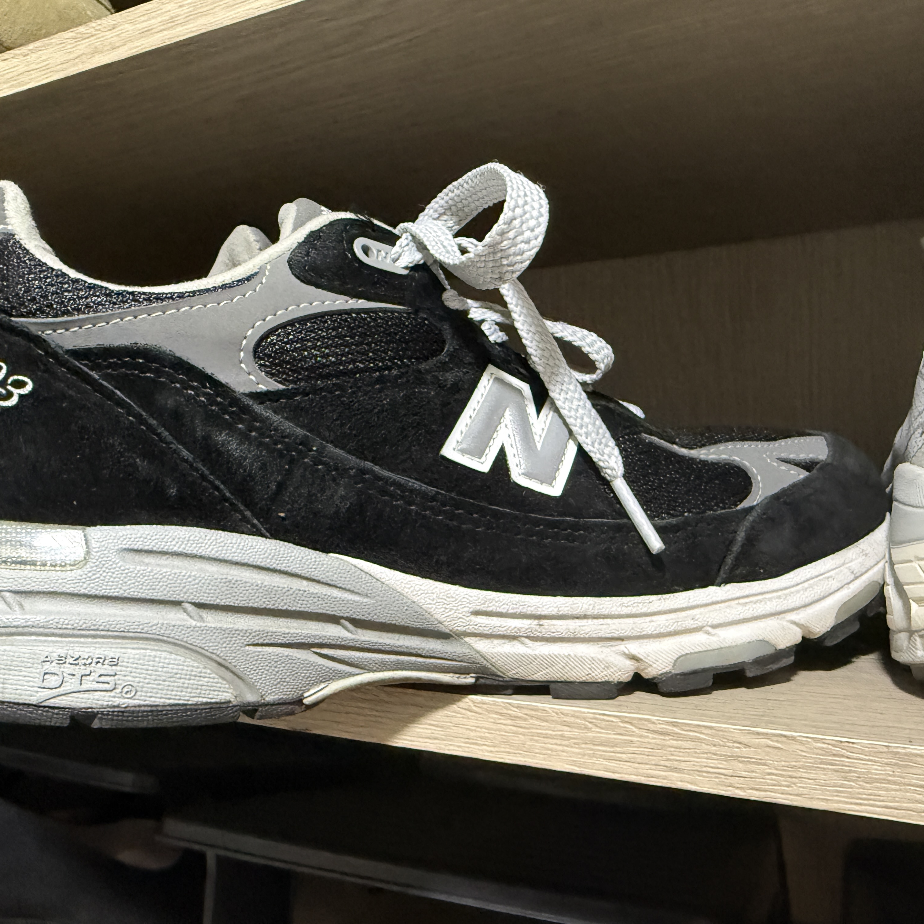 New Balance 993 Made in USA Black - D Standard 착용 스타일