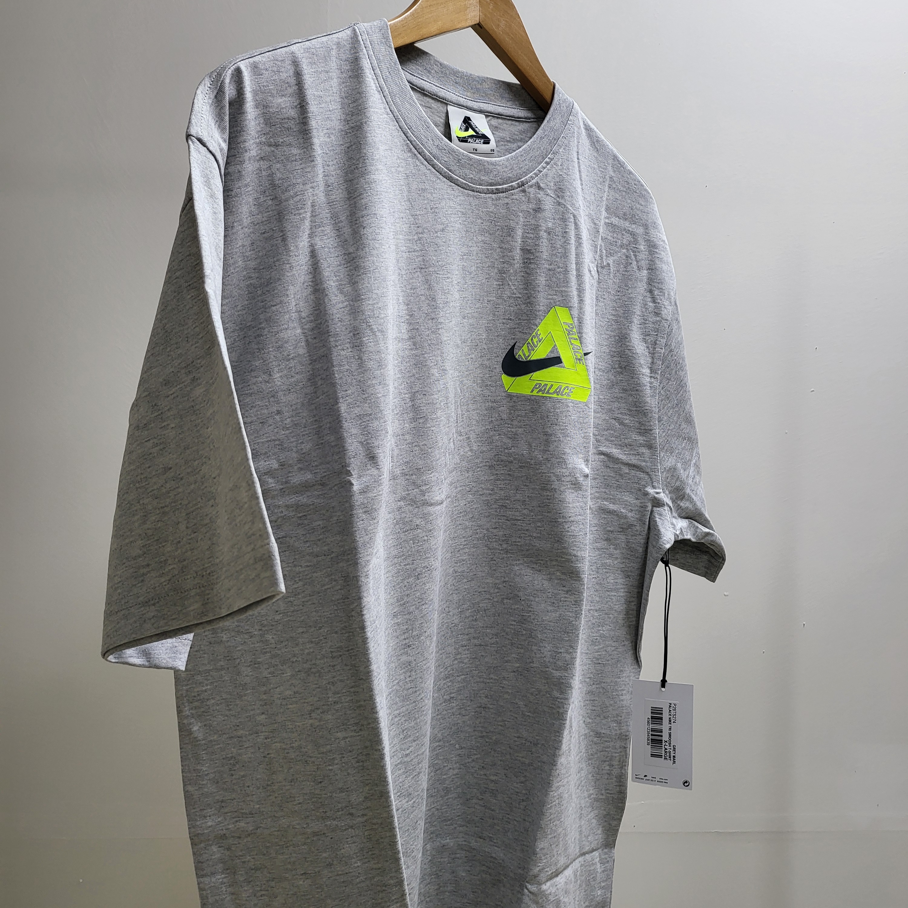 Palace x Nike Tri Swoosh T-Shirt Grey Marl - 25FW 착용 스타일 - 1