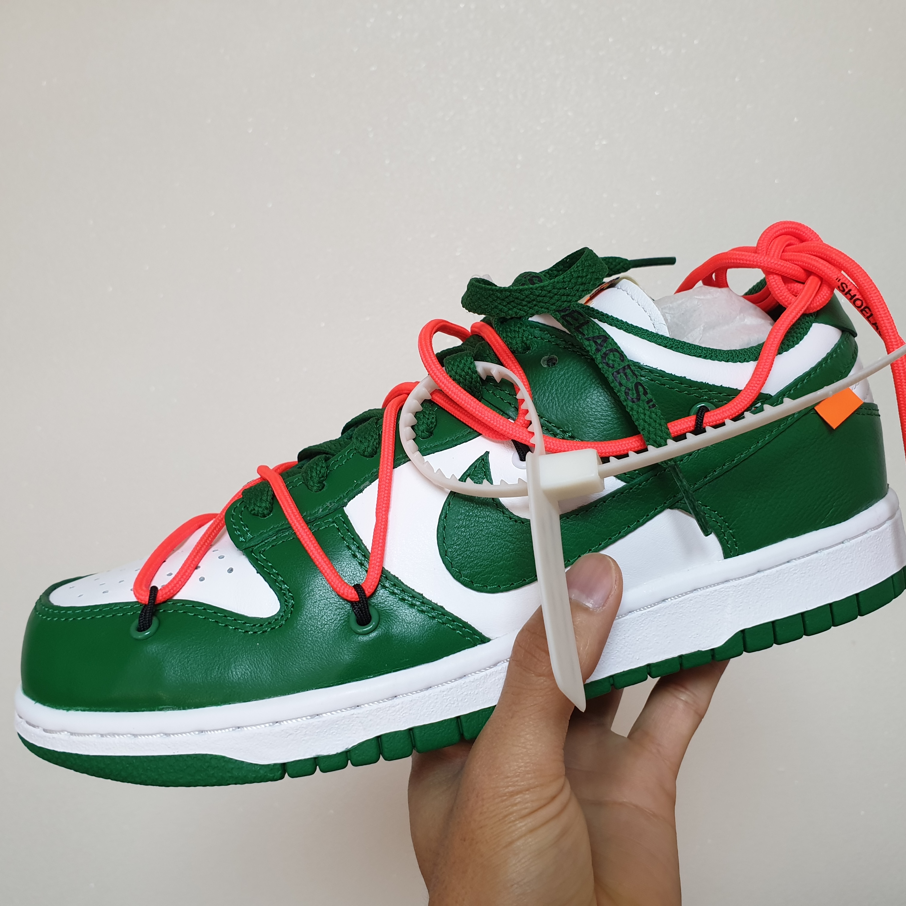 Nike x Off-White Dunk Low Pine Green 착용 스타일