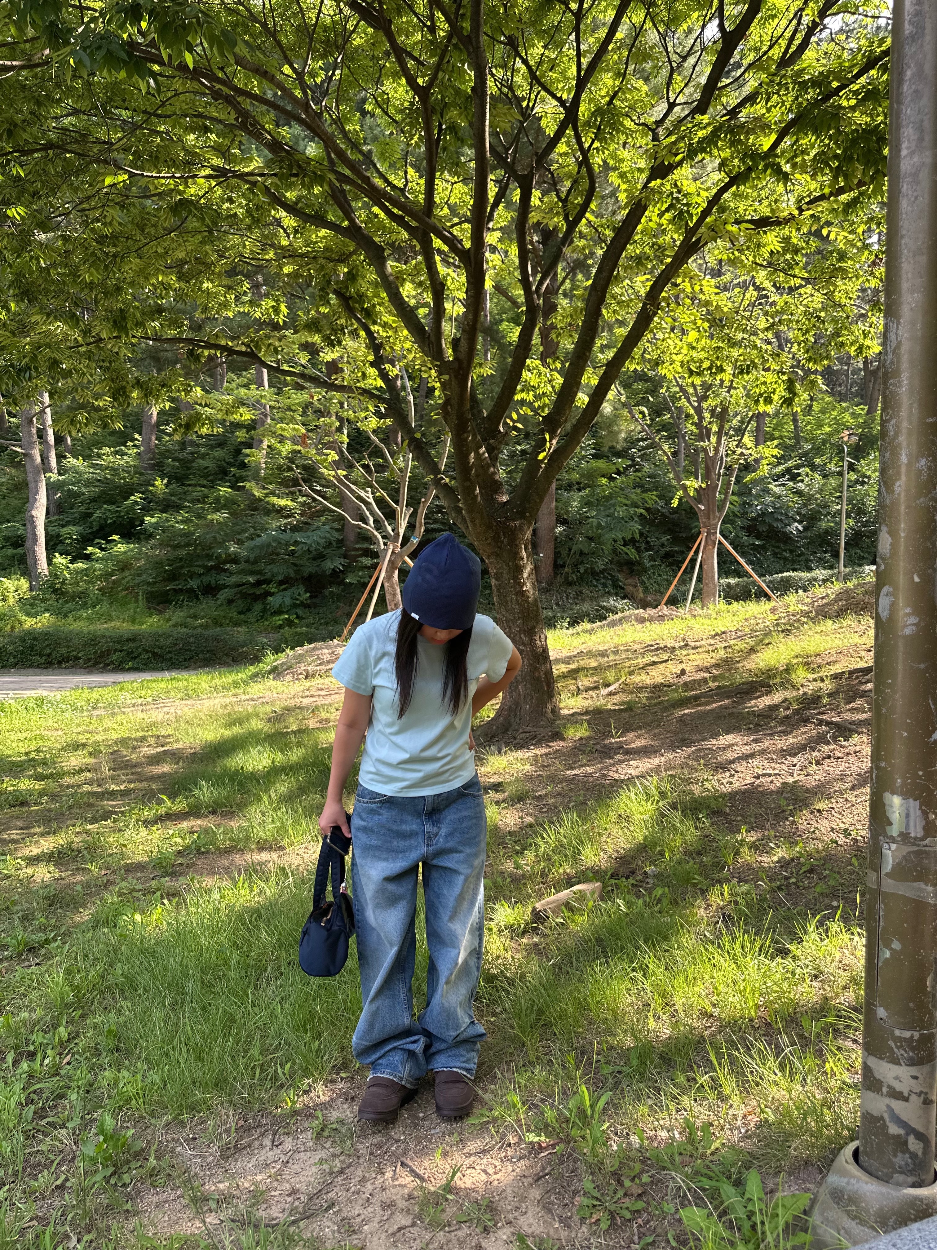 Sansan Gear Side Flap Track Pants Blue Charcoal, Safarispot Saf3 Reversible Stripe Beanie Navy/White 착용 스타일 - 2