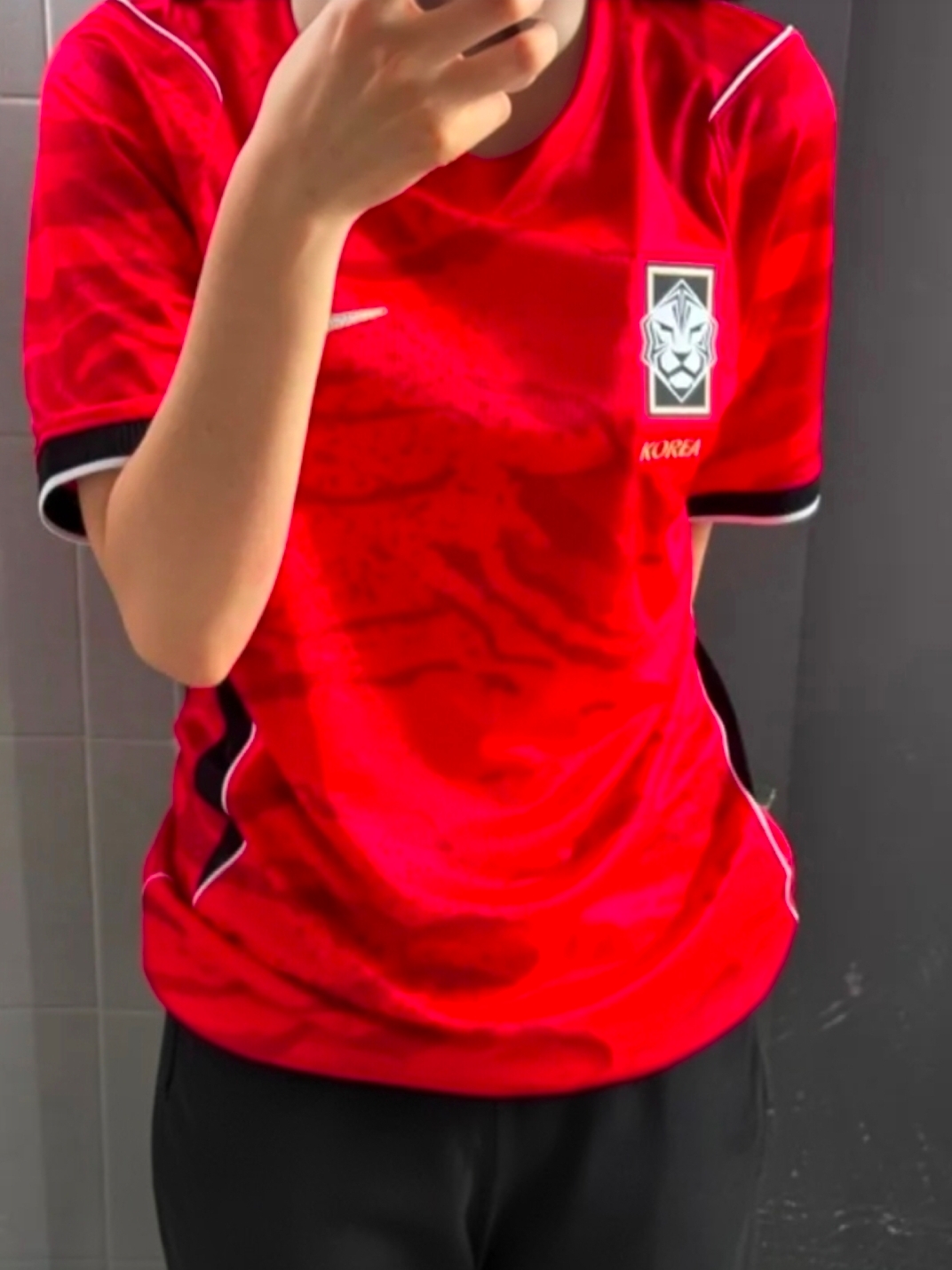 Nike Korea 2026 Stadium Home Dri-Fit Soccer Replica Jersey Global Red Black (Non Marking Ver.) 착용 스타일