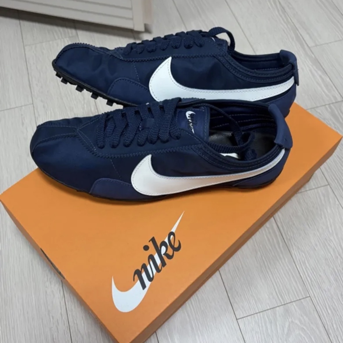 Nike Moon Shoe OG Midnight Navy Black 착용 스타일