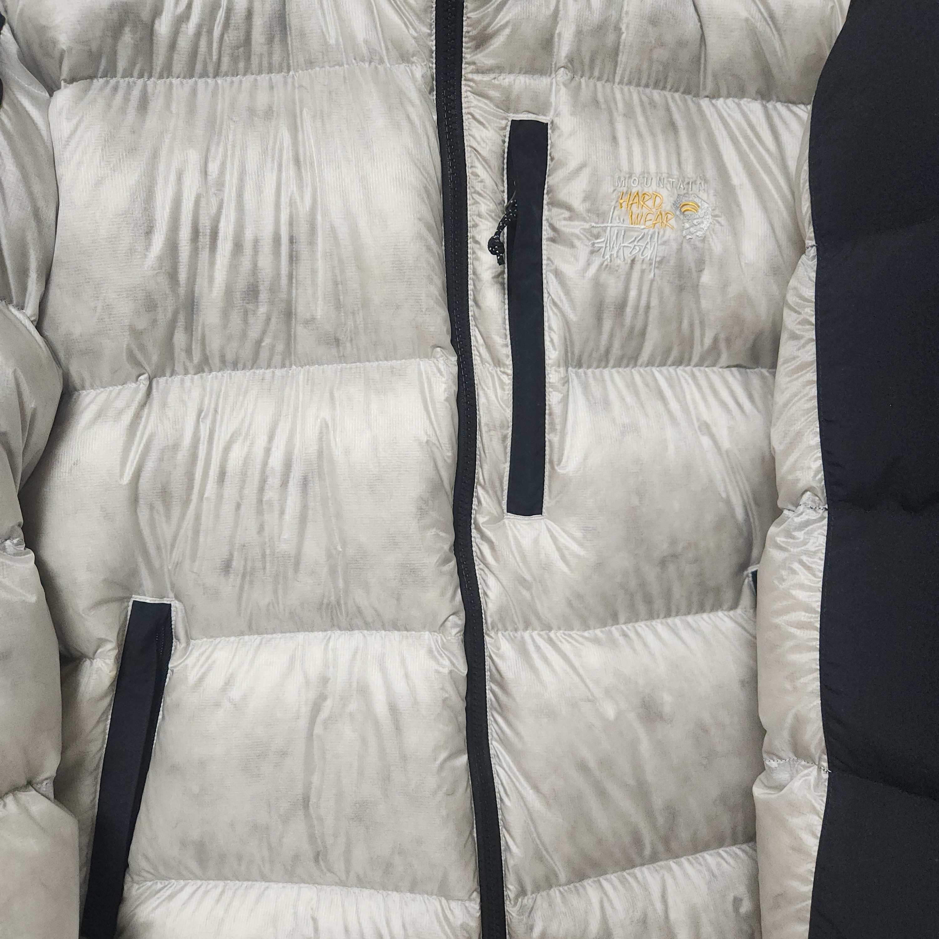 Stussy x Mountain Hardwear Subzero Down Jacket Moonshot Grey Black 착용 스타일