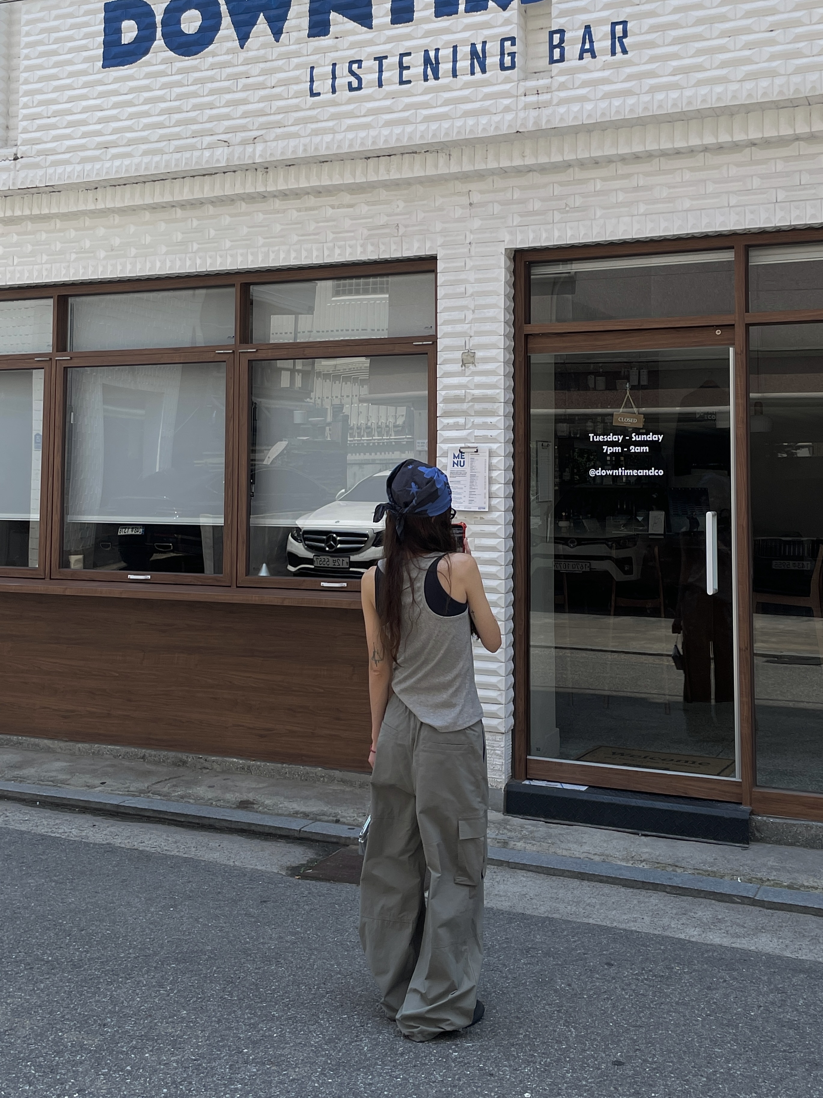 Matin Kim Matin Soft Square Sunglasses Black, NegativeThree VERT ARC Sandals Black 착용 스타일 - 9