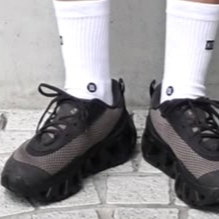 (W) On Running x Kith K-Tech 2 Thorn Ganache 착용 스타일 - 2