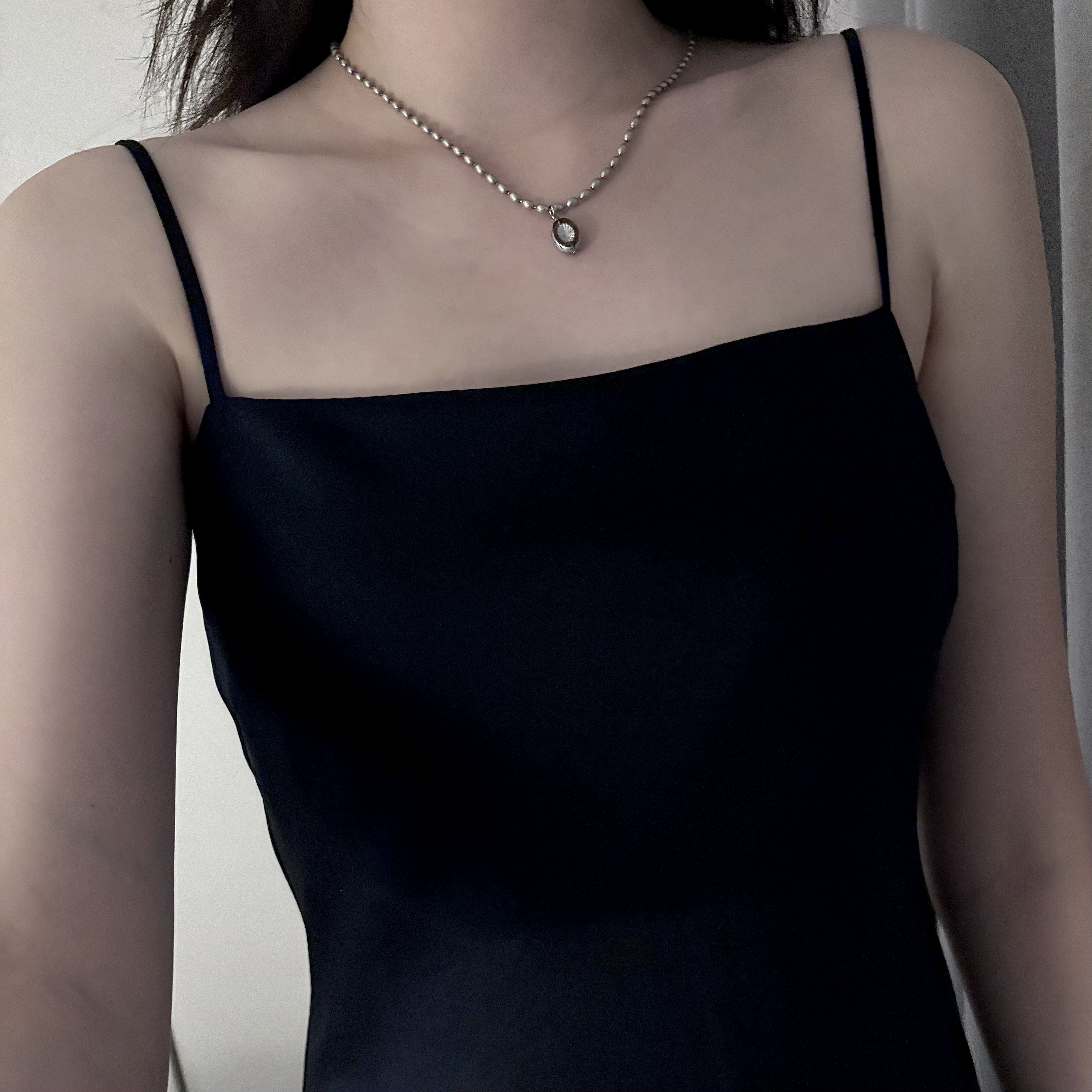 Riomeu Sepia oval chain necklace 착용 스타일 - 2
