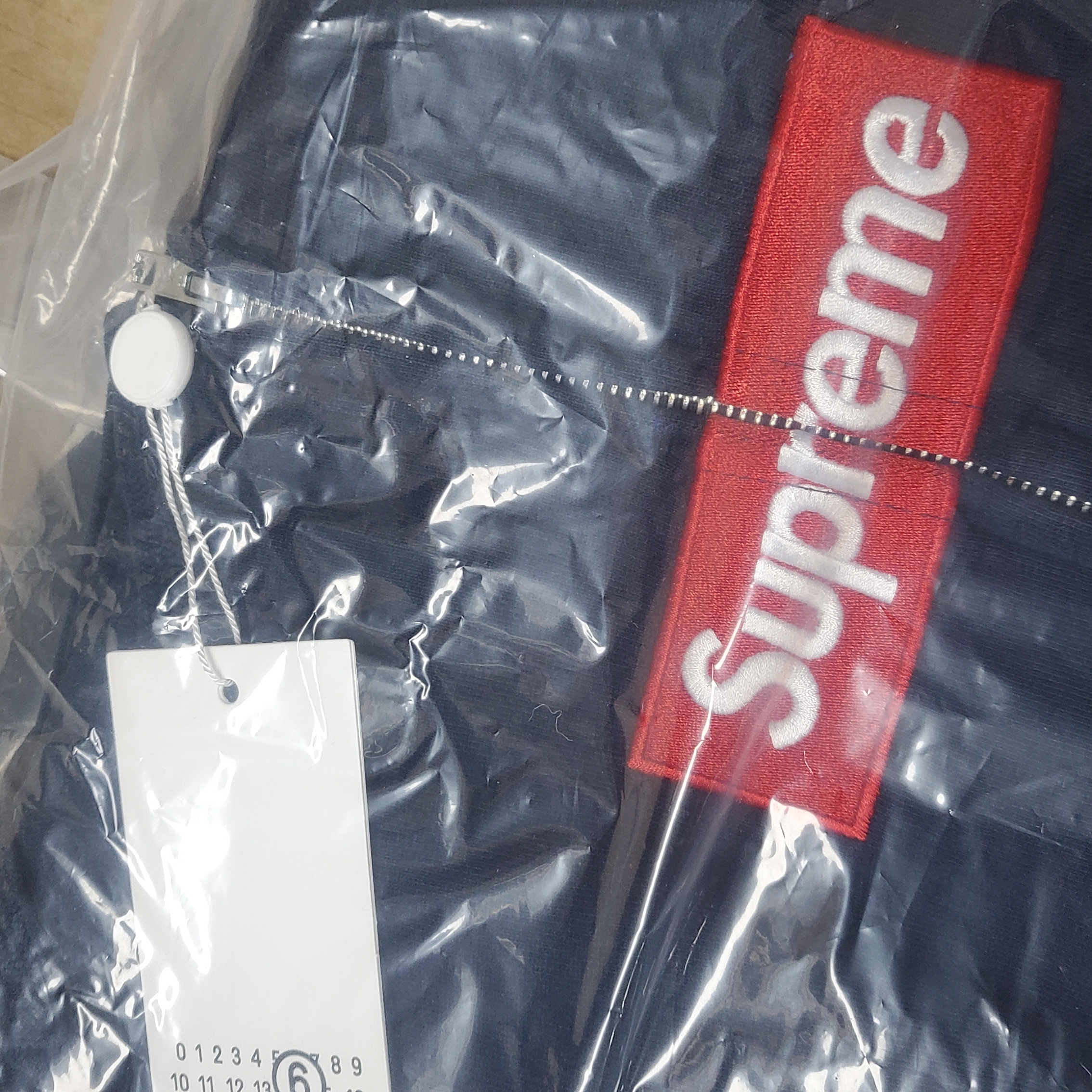 Supreme x MM6 Maison Margiela Box Logo Zip Up Hooded Sweatshirt Navy - 26SS 착용 스타일
