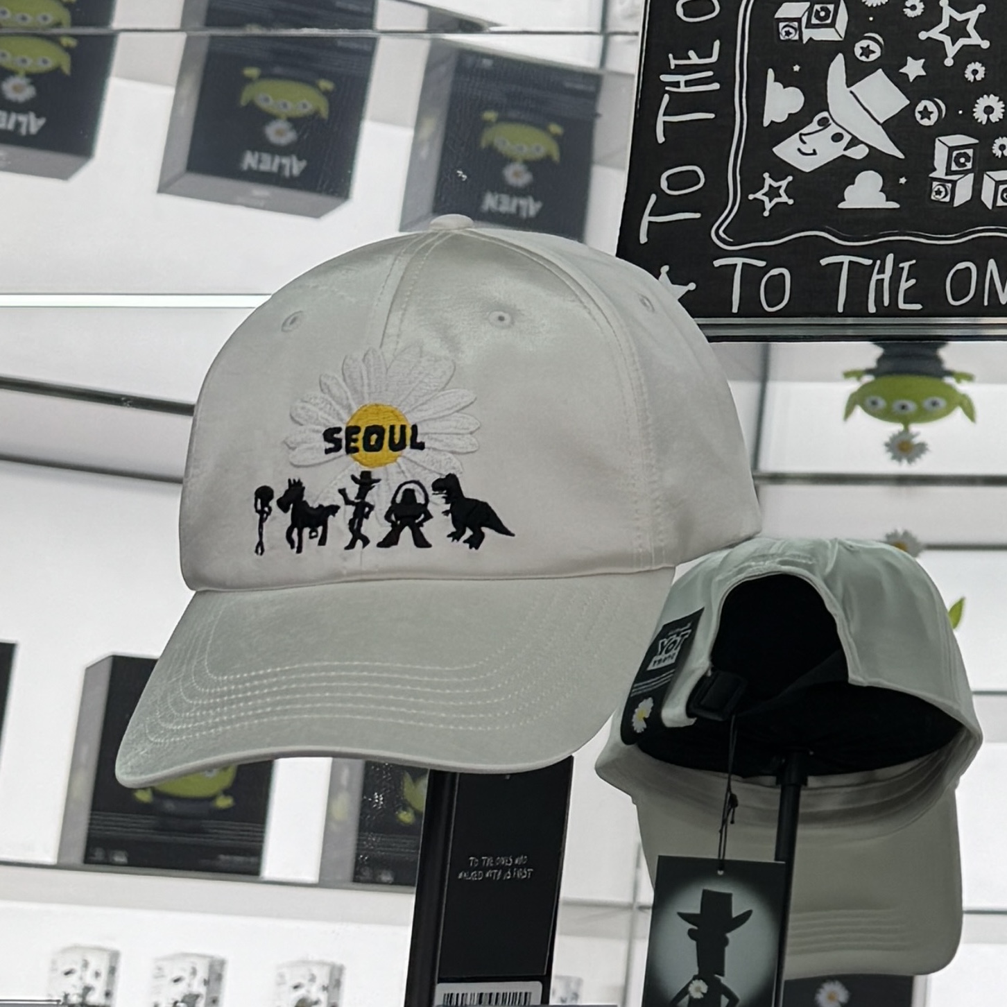 Peaceminusone x Toy Story The First Fan Cap 02 Dark Gray 착용 스타일